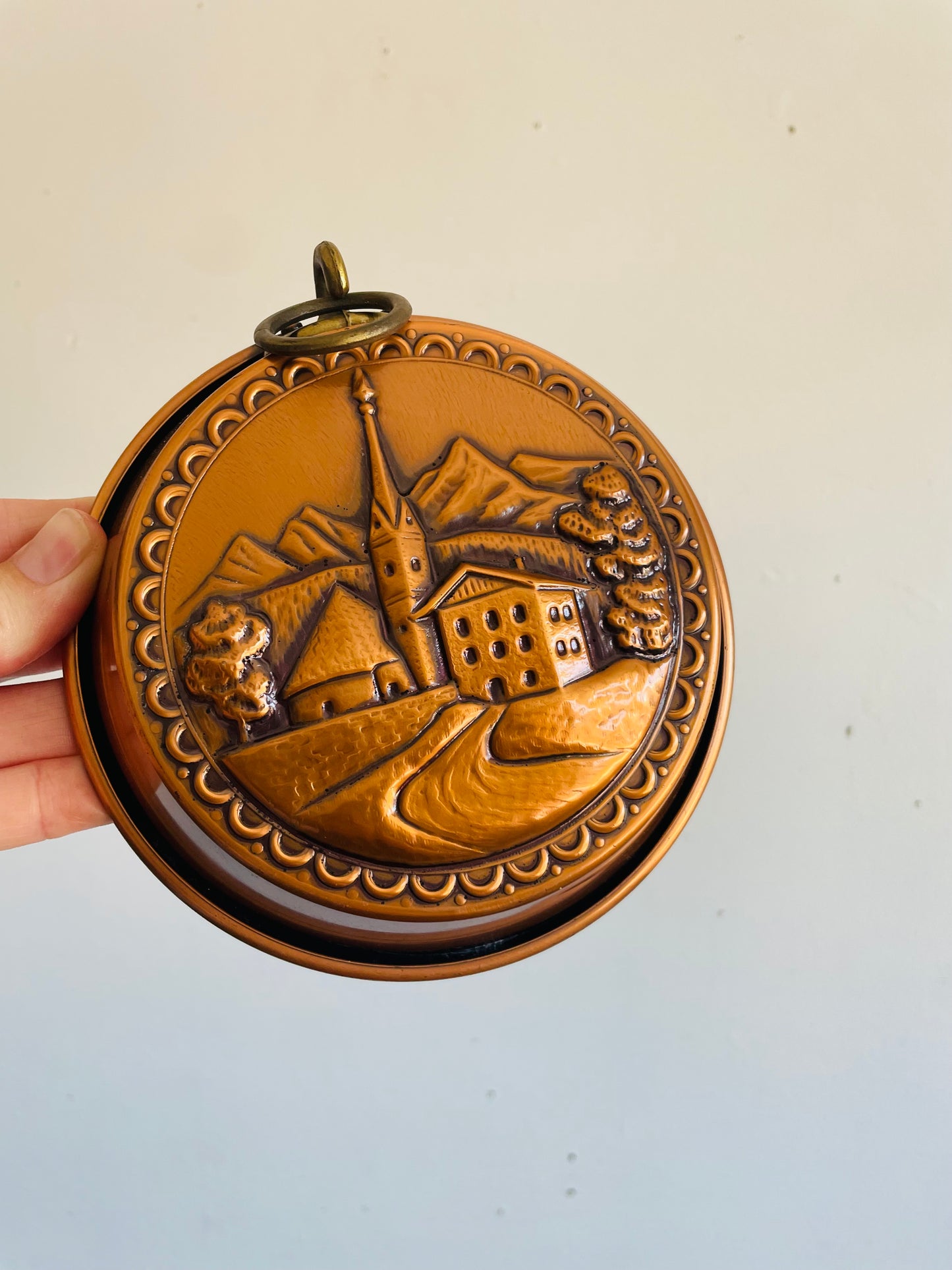 Vintage Round Copper Pan Jelly Mold Wall Hanging with Brass Hook for Hanging - European Village & Mountain Scene