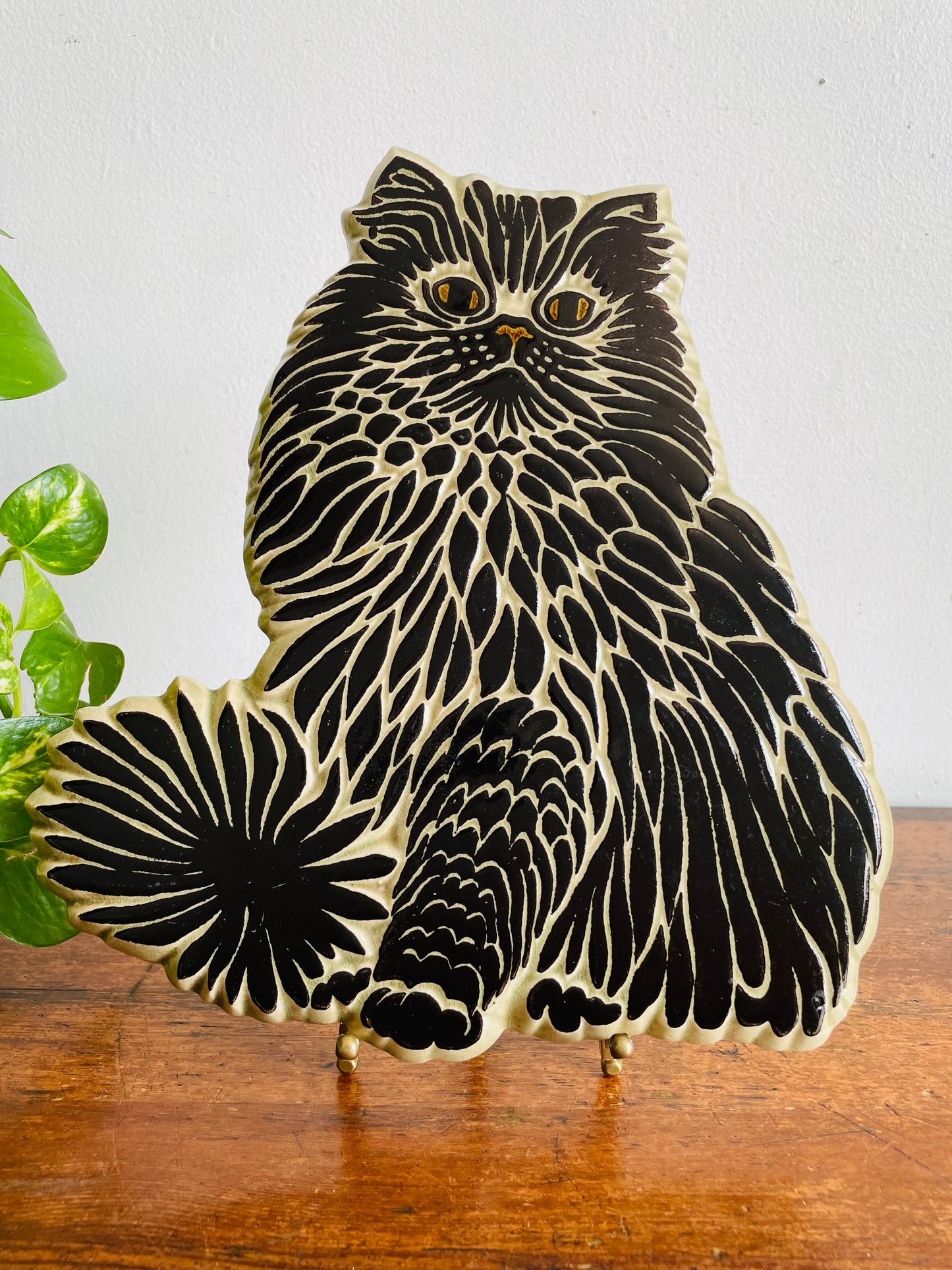 Vintage Jim Matthews Clay Stoneware Studio Art Pottery Persian Cat-Shaped Wall Hanging Plaque Picture - Made in England