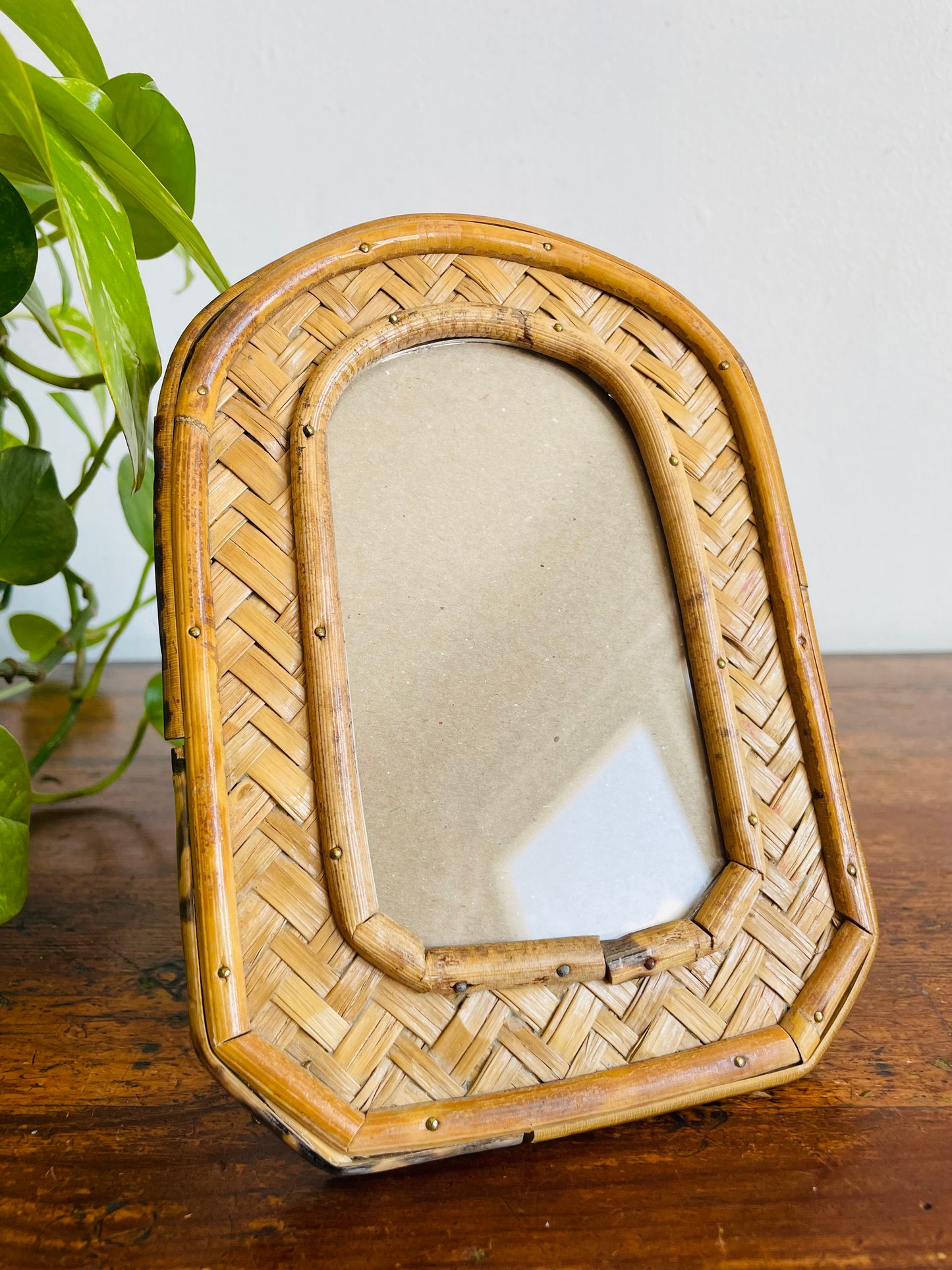 Vintage Bamboo & Rattan Wood Arched Picture Frame with Easel Backing - 2.75" by 4.75" Photo Size