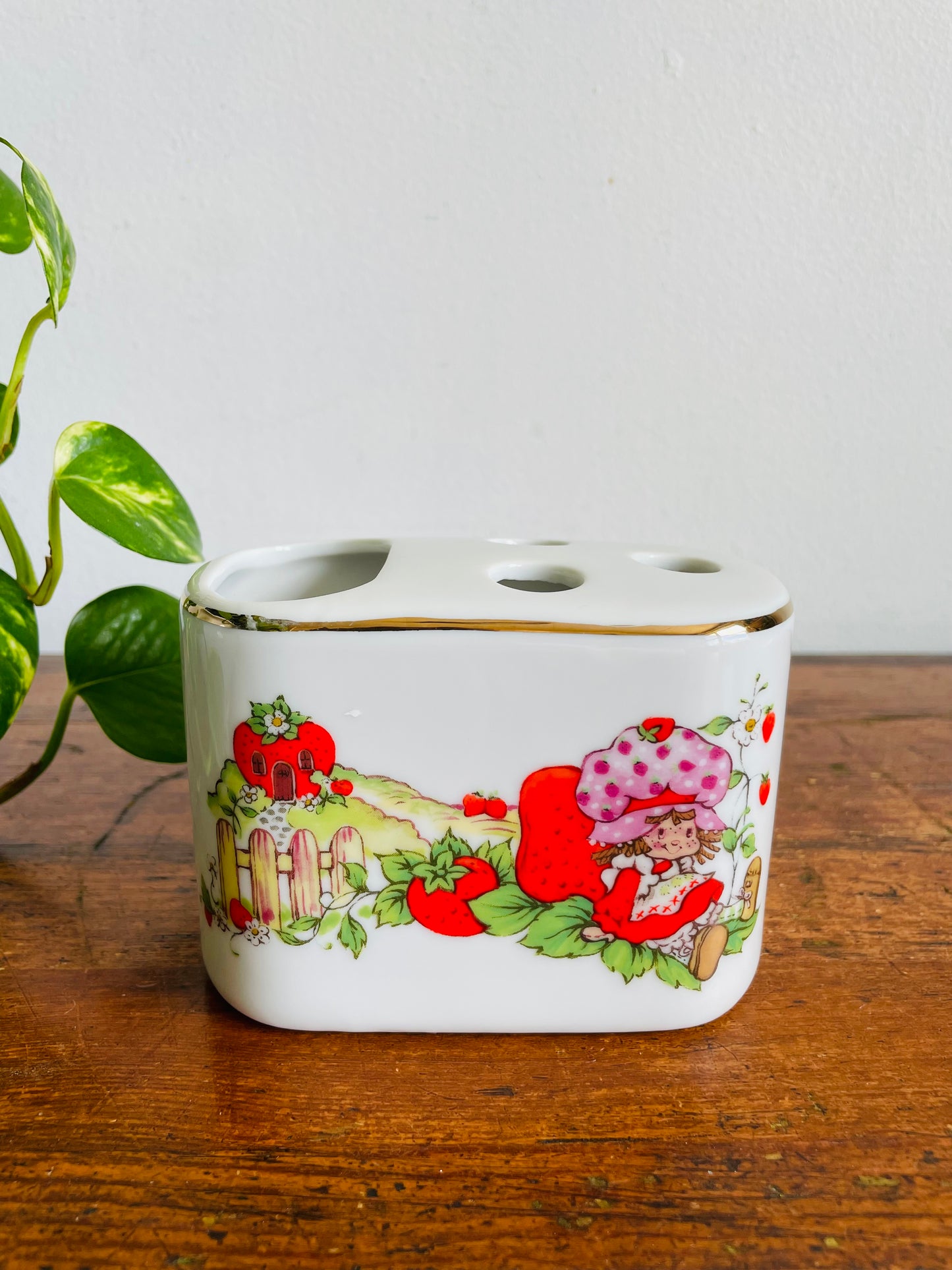Vintage 1980s Strawberry Shortcake Fine Porcelain Toothbrush & Toothpaste Holder - American Greetings Corp. Cleveland Ohio - Made in Japan