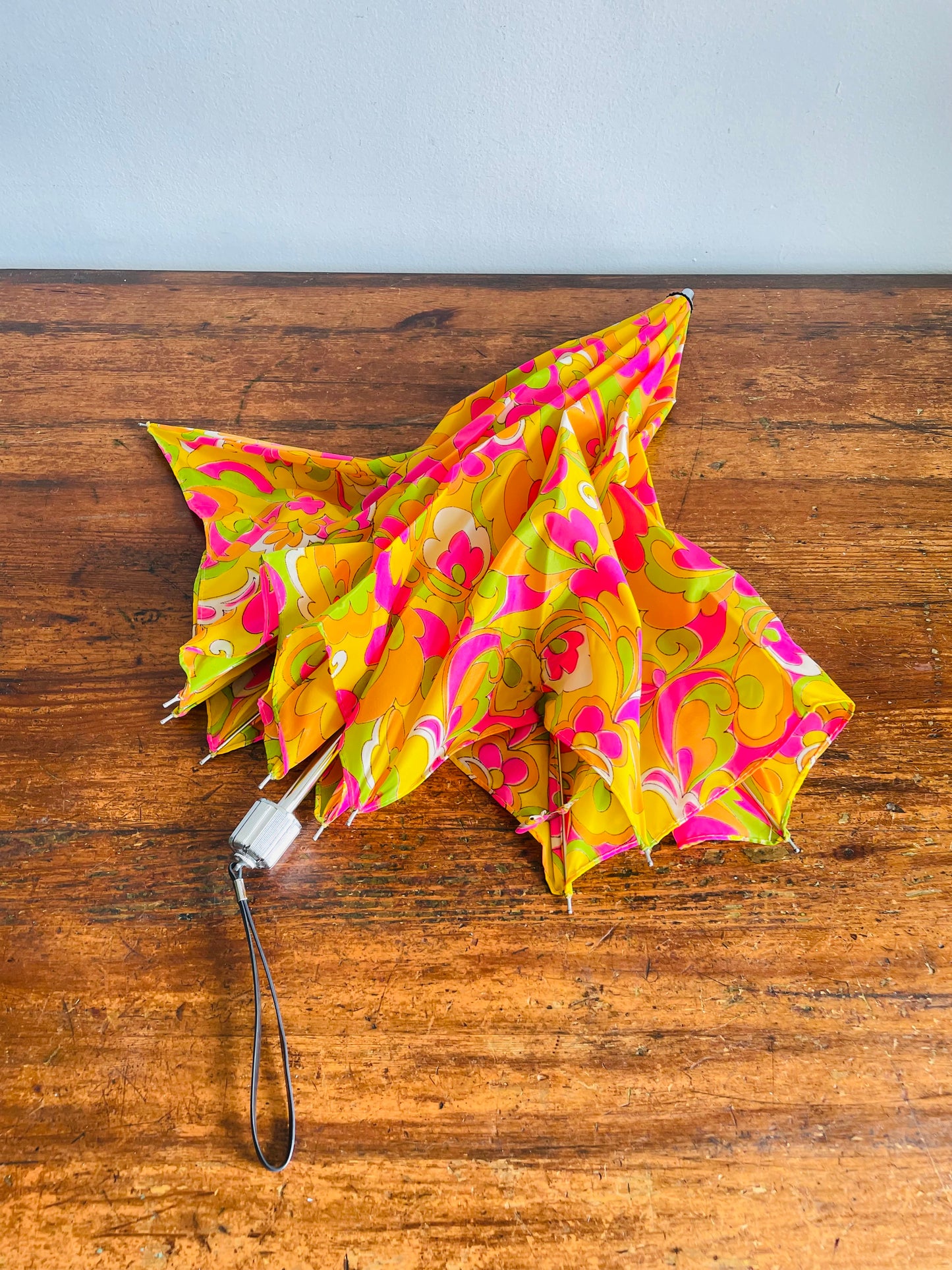 Vintage 1960s Bright, Groovy & Psychedelic Parasol Rain Umbrella - 100% Nylon - Japanese Writing on Tag