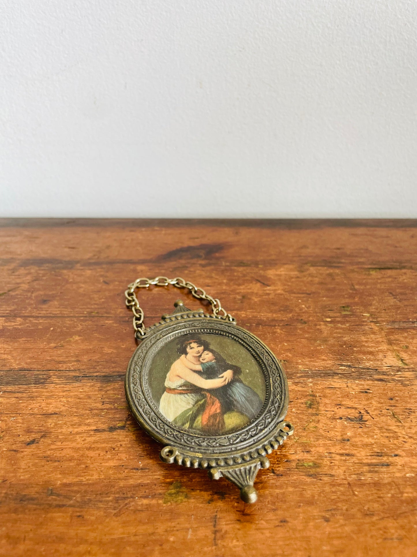 Vintage Italian Brass Ornate Oval Frame with Picture on Padded Silk Fabric - Élisabeth Vigée Le Brun - Mother with Daughter (Self-Portrait with Julie) - Made in Italy