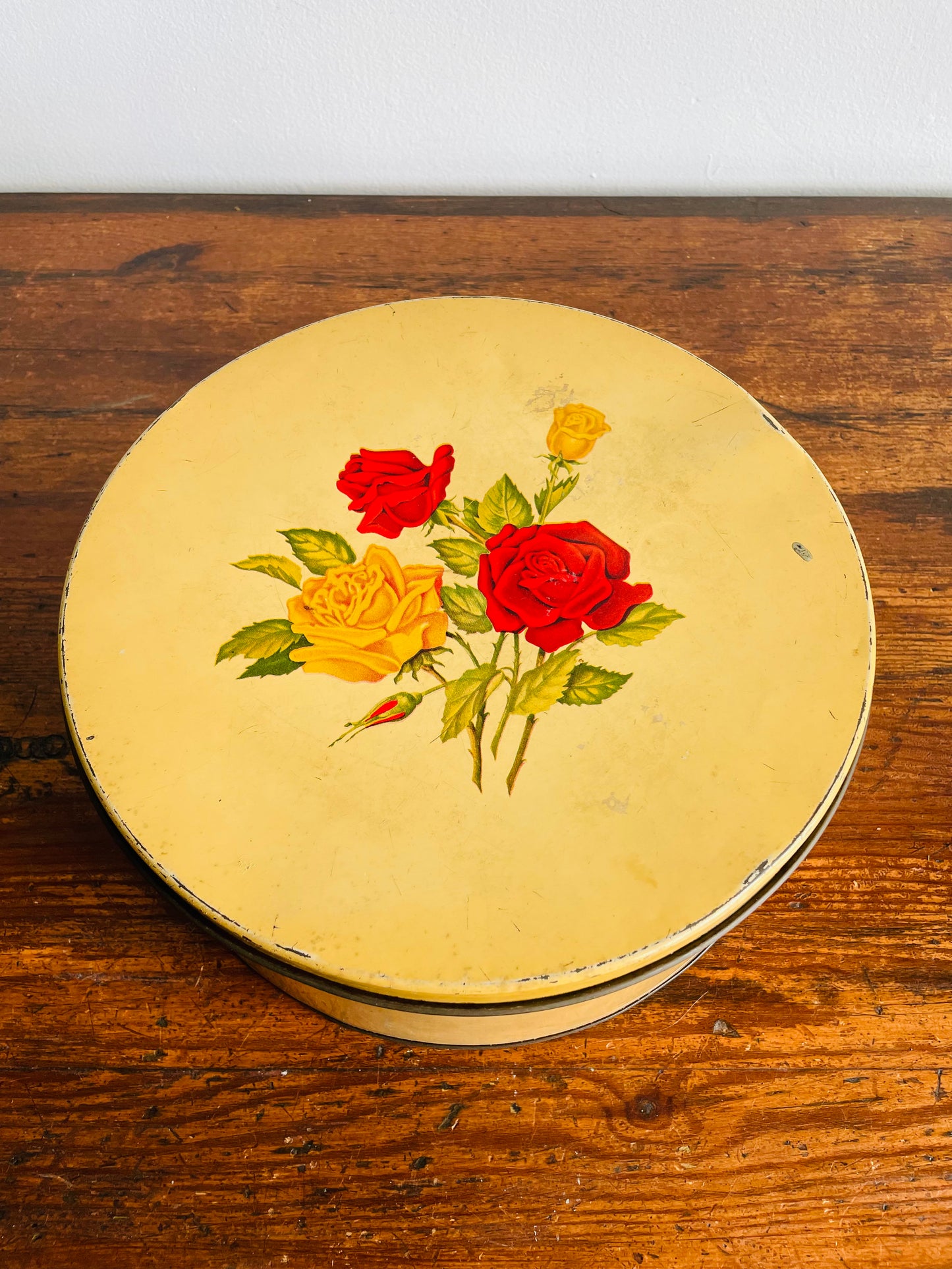 Floral Rose Round Biscuit Tin with Lid