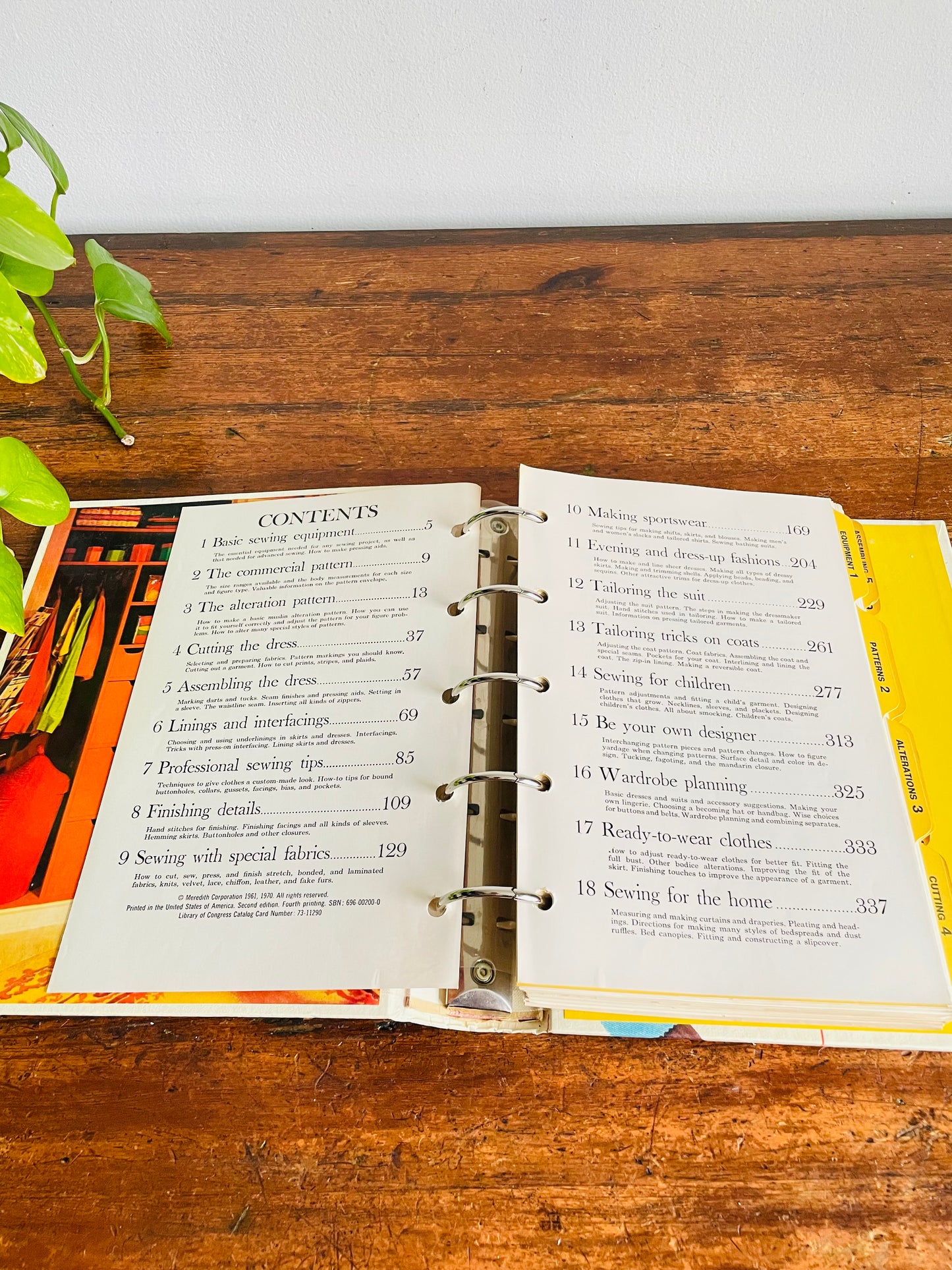 Vintage Better Homes & Gardens Sewing Book Binder (1970)