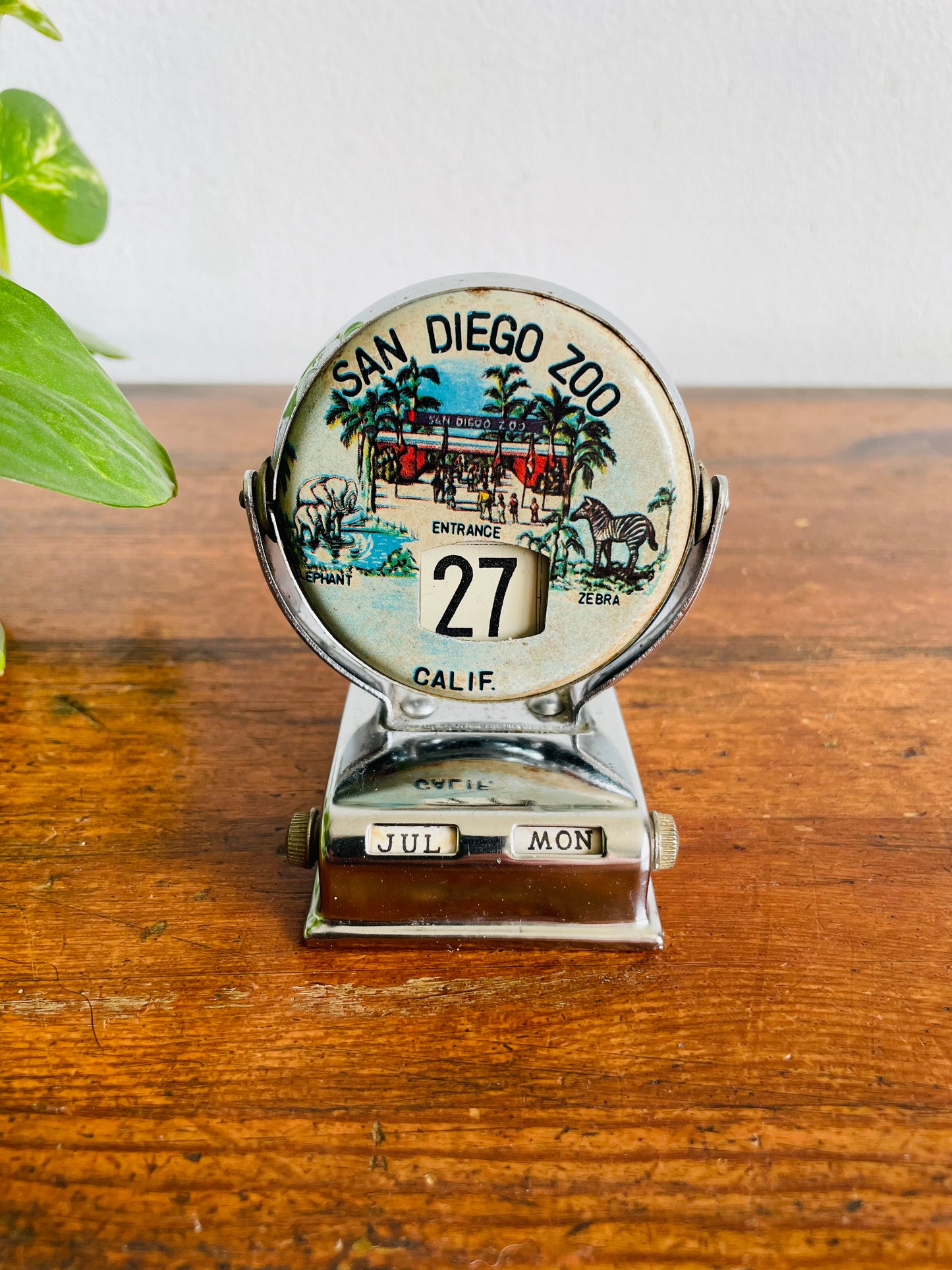 Vintage Mechanical Perpetual Flip Calendar - San Diego Zoo, California Souvenir - Flip to Change the Day & Month!
