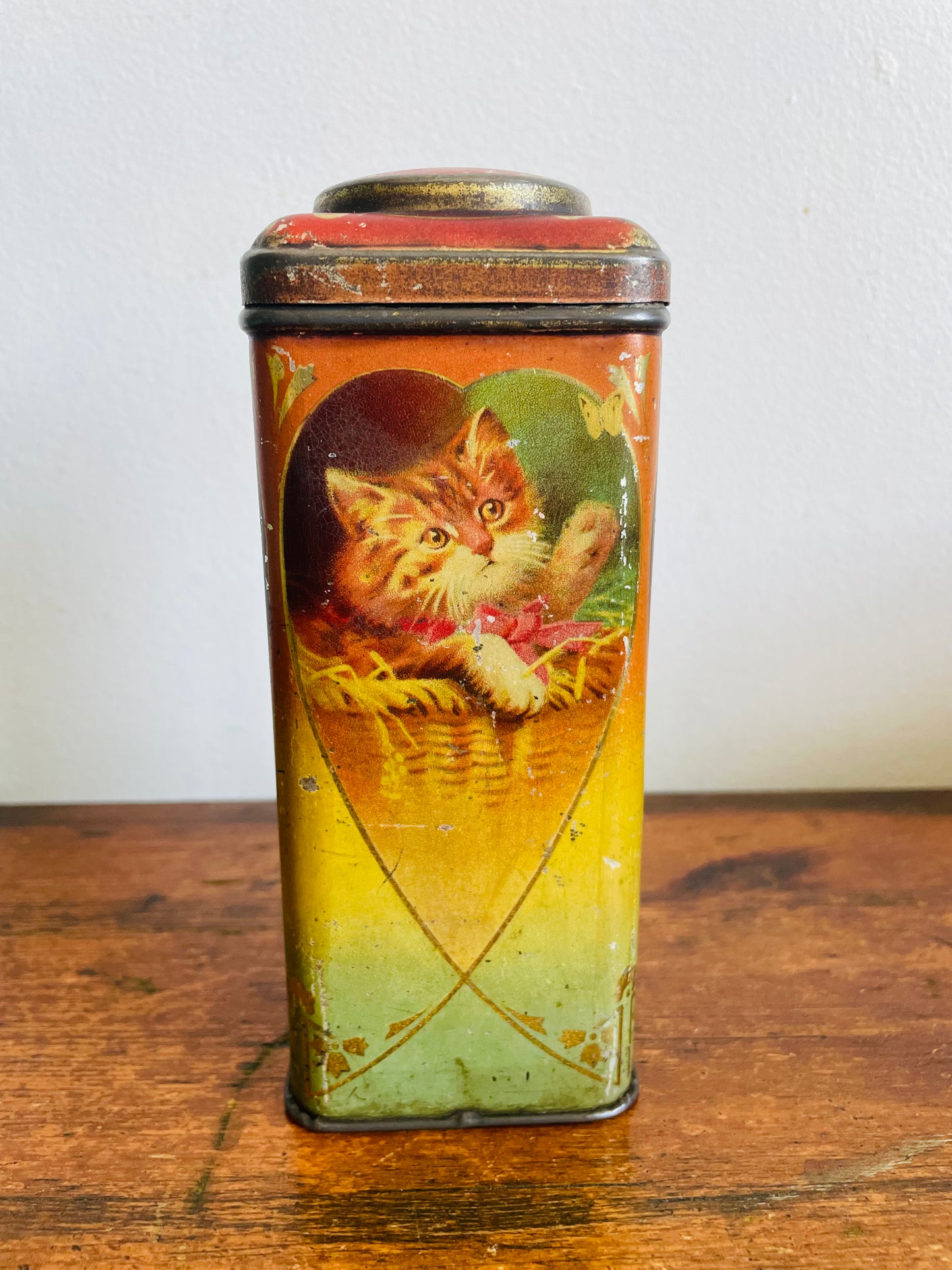 Vintage Cat Tin With Hinged Lid - Heart & Kitten Design - Black & White / Orange & White Kittens