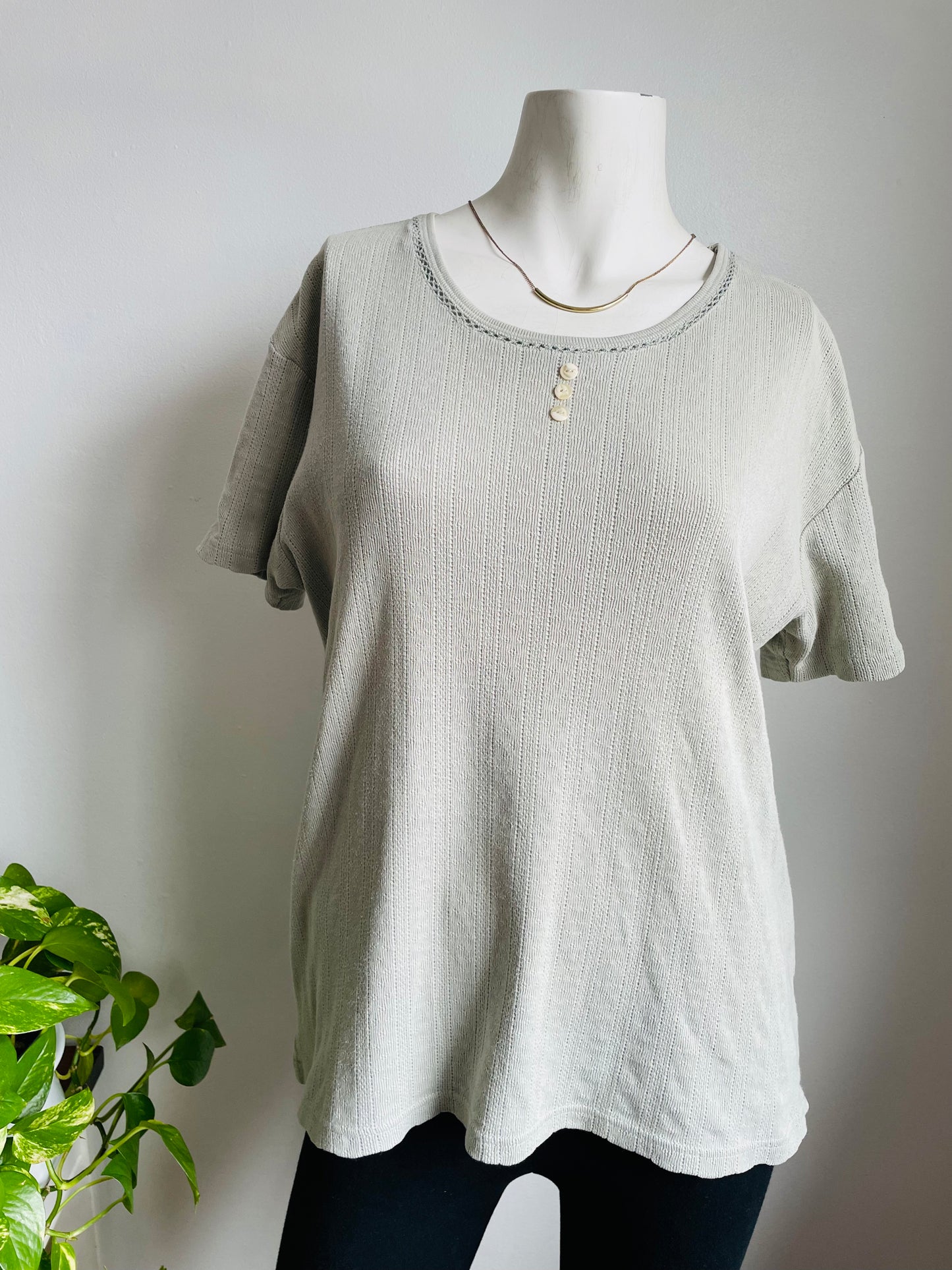 Oblige 100% Cotton Sage Green Cottagecore T-Shirt - Made in Hong Kong - Size Small