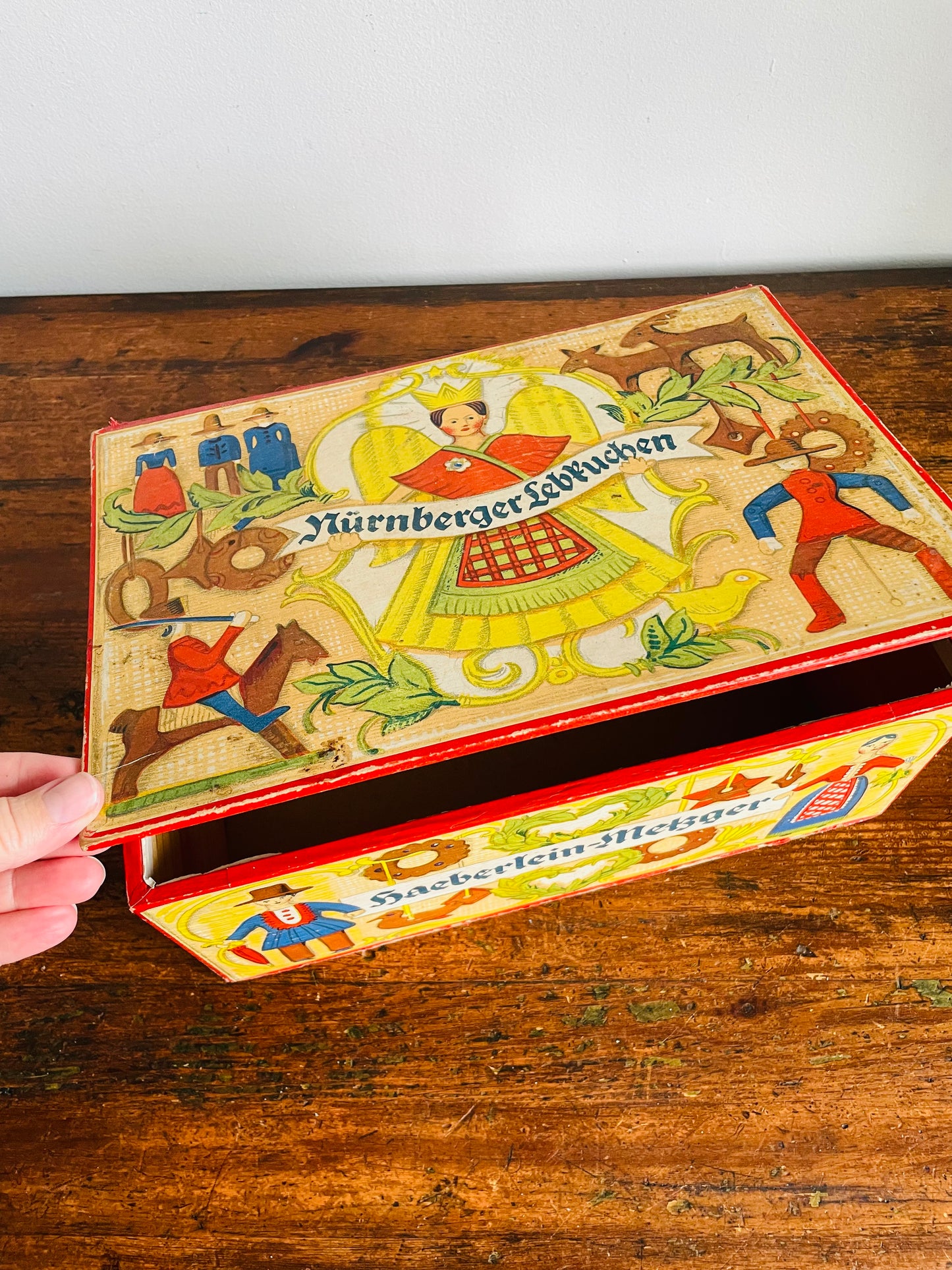 Vintage German Gingerbread Wood Cookie Box with Lid & Bright Illustrations - Haeberlein-Metzger - Nürnberger Lebkuchen
