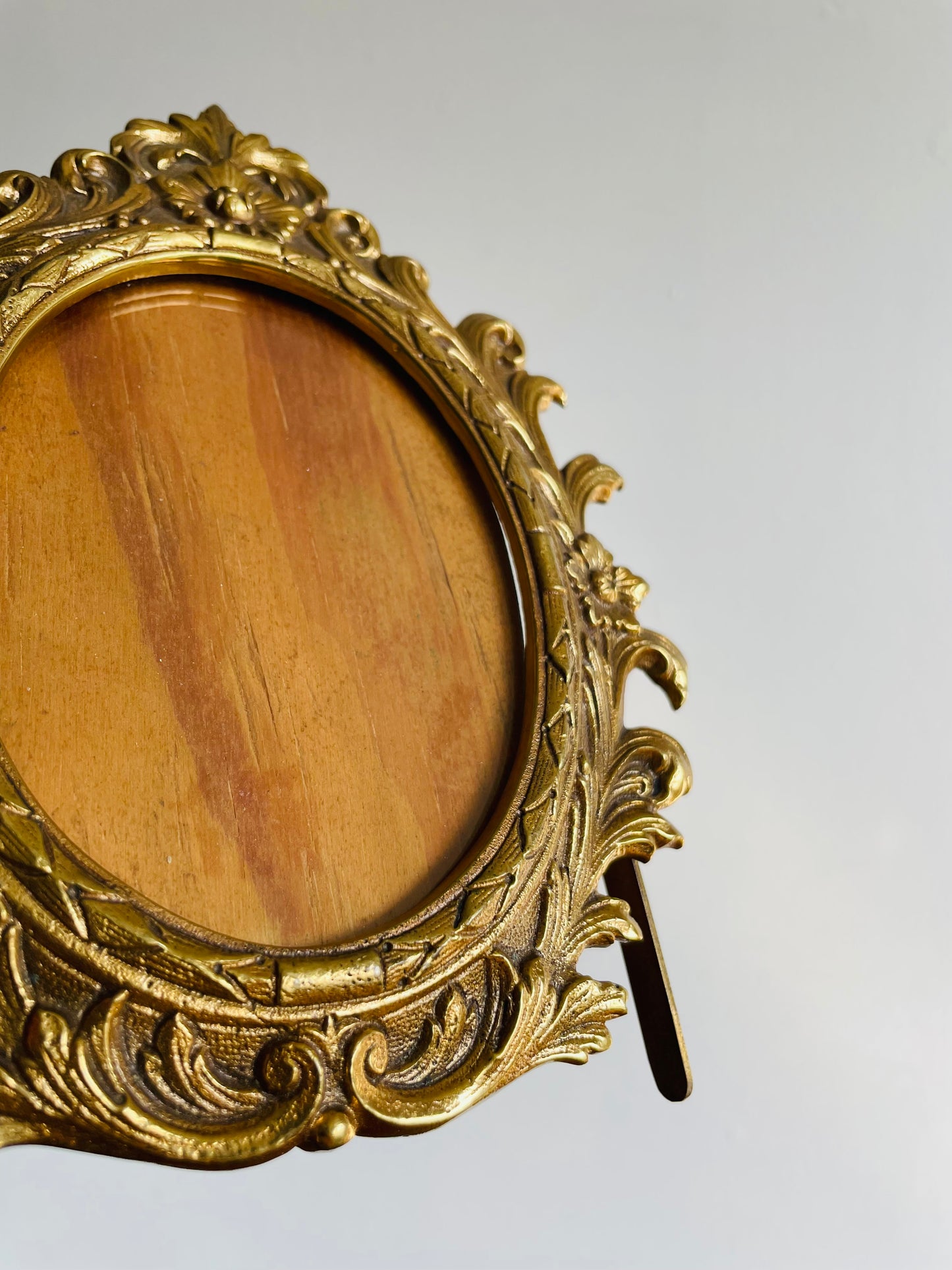 Heavy Brass Oval Picture Frame with Easel Prop Backing & Ornate Floral Filigree Design