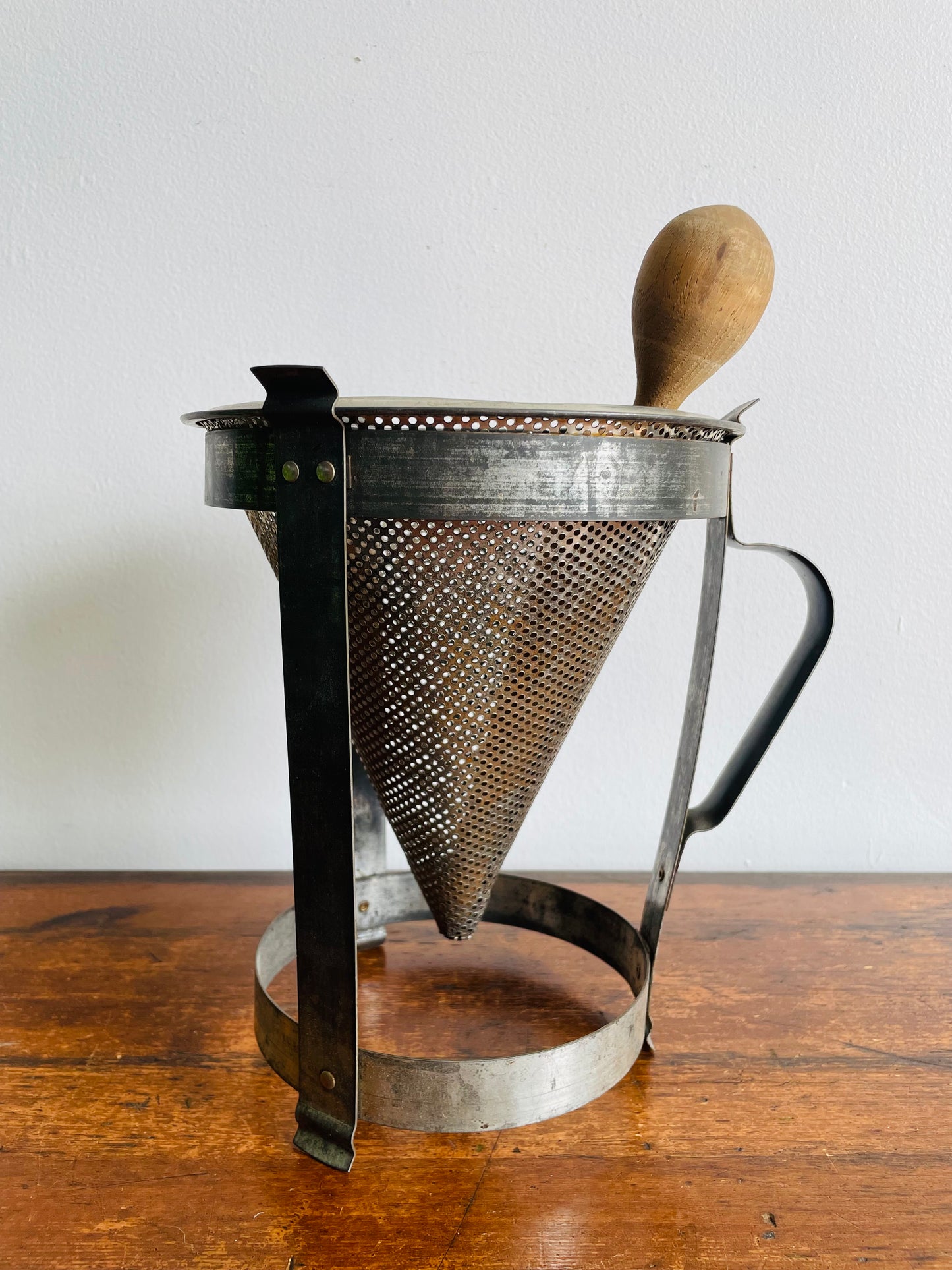 Steel Cone Sieve Colander Strainer with Wood Pestle