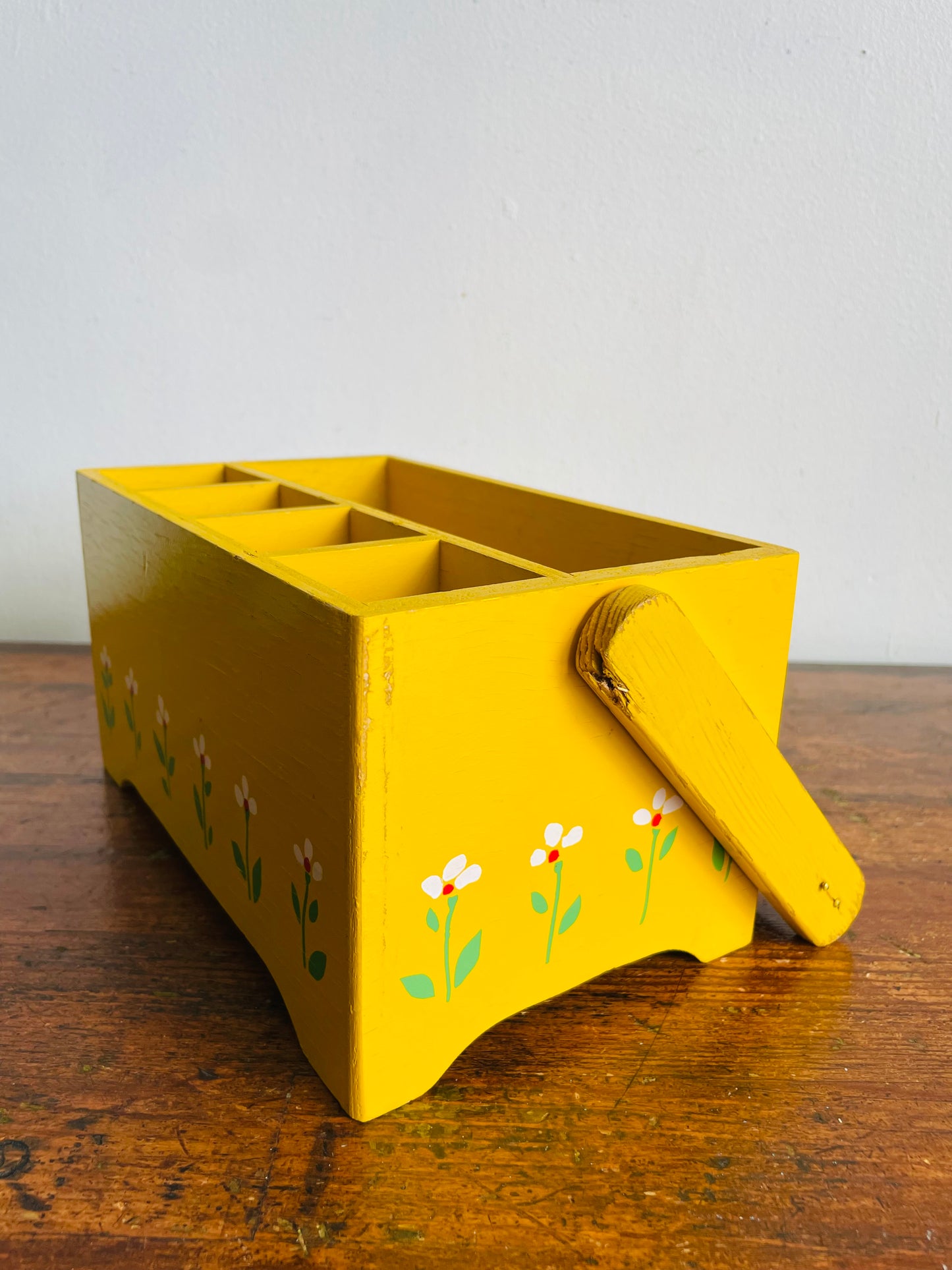 Vintage 1984 Teleflora Bright & Cheerful Yellow with White Flowers Wood Organizer Caddy with Swing Handle & 5 Compartments - Made in Taiwan