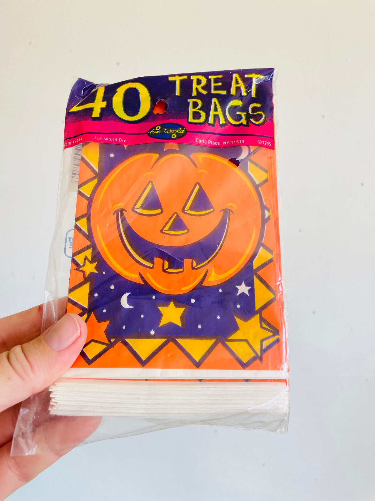Vintage 1995 Deadstock Fun World Set of 40 Paper Halloween Treat Bags with Happy Jack-o-Lantern Pumpkin Design #2