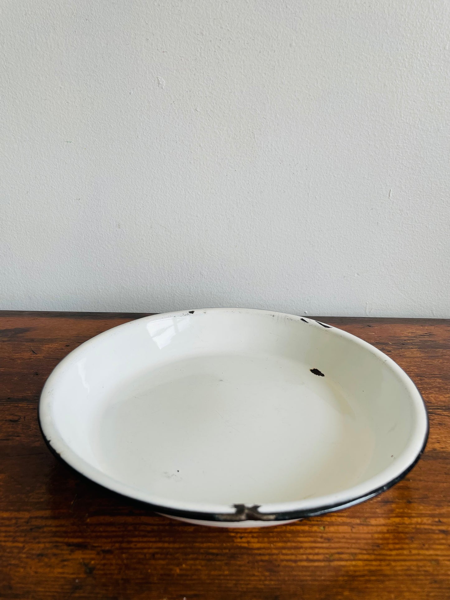 White Enamelware Pie Dish Plate with Black Rim