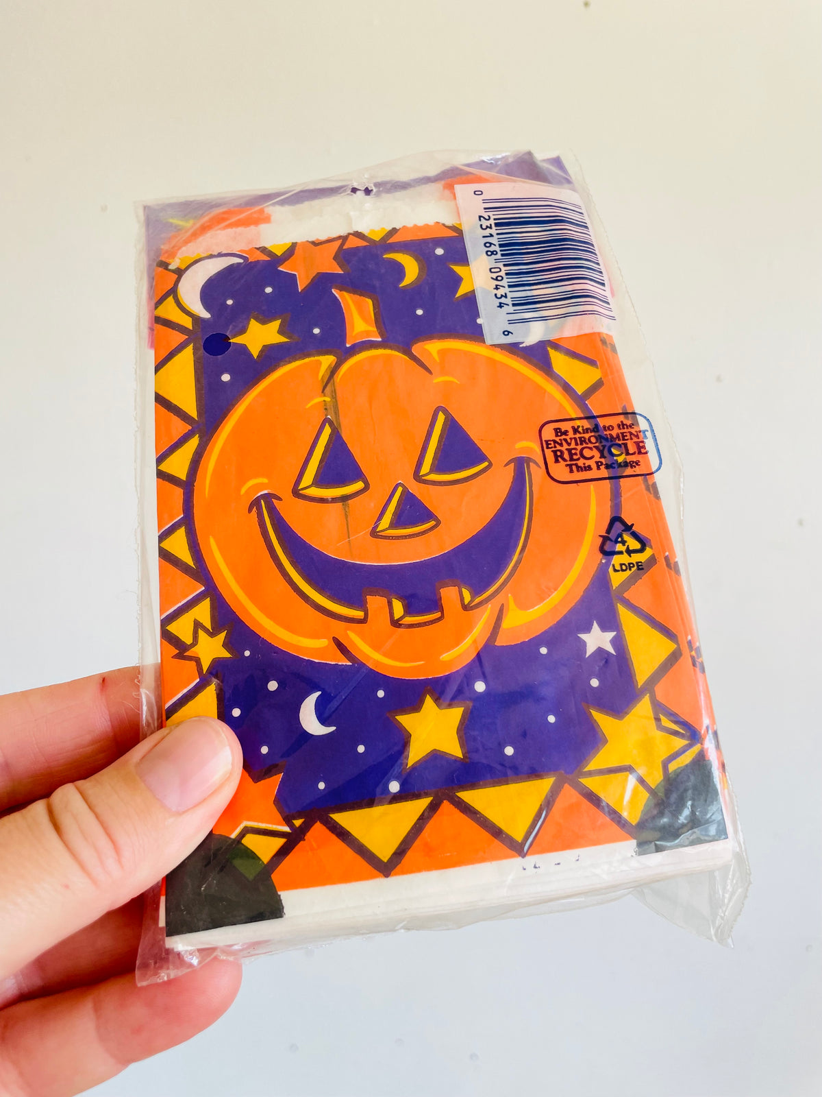 Vintage 1995 Deadstock Fun World Set of 40 Paper Halloween Treat Bags with Happy Jack-o-Lantern Pumpkin Design #2