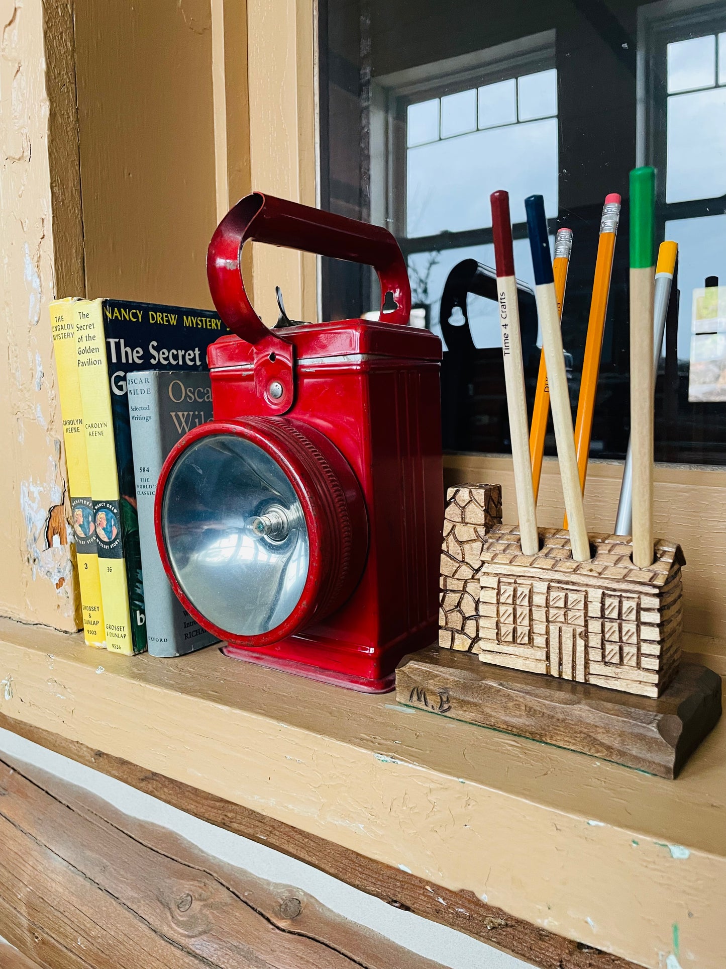 Handmade Carved Wood Log Cabin Pen or Pencil Holder