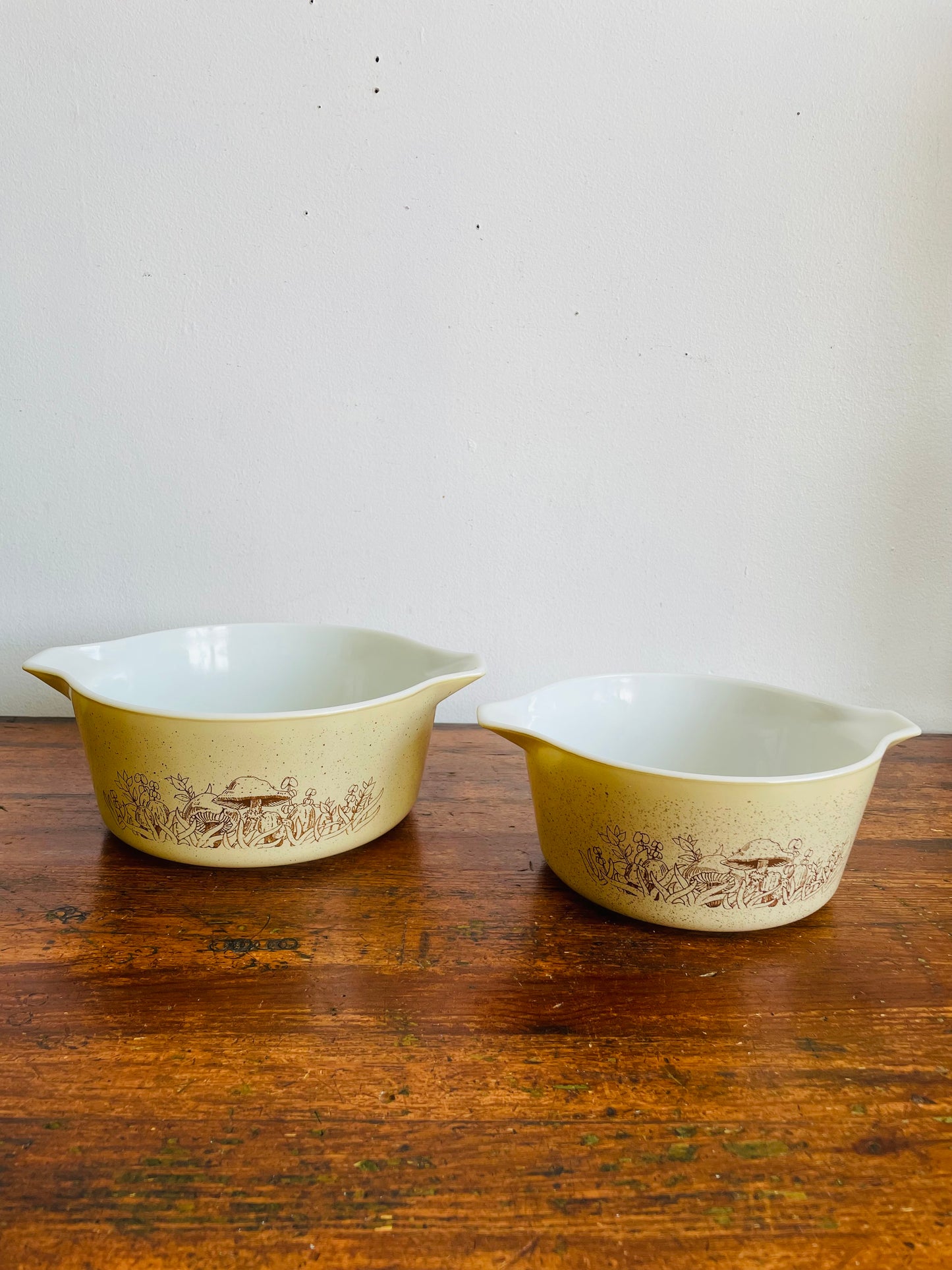 Vintage Pyrex 475-B & 474-B Mushroom Forest Fancies Casserole Mixing Bowl Dishes - Set of 2 - 2.5 & 1.5 Litres