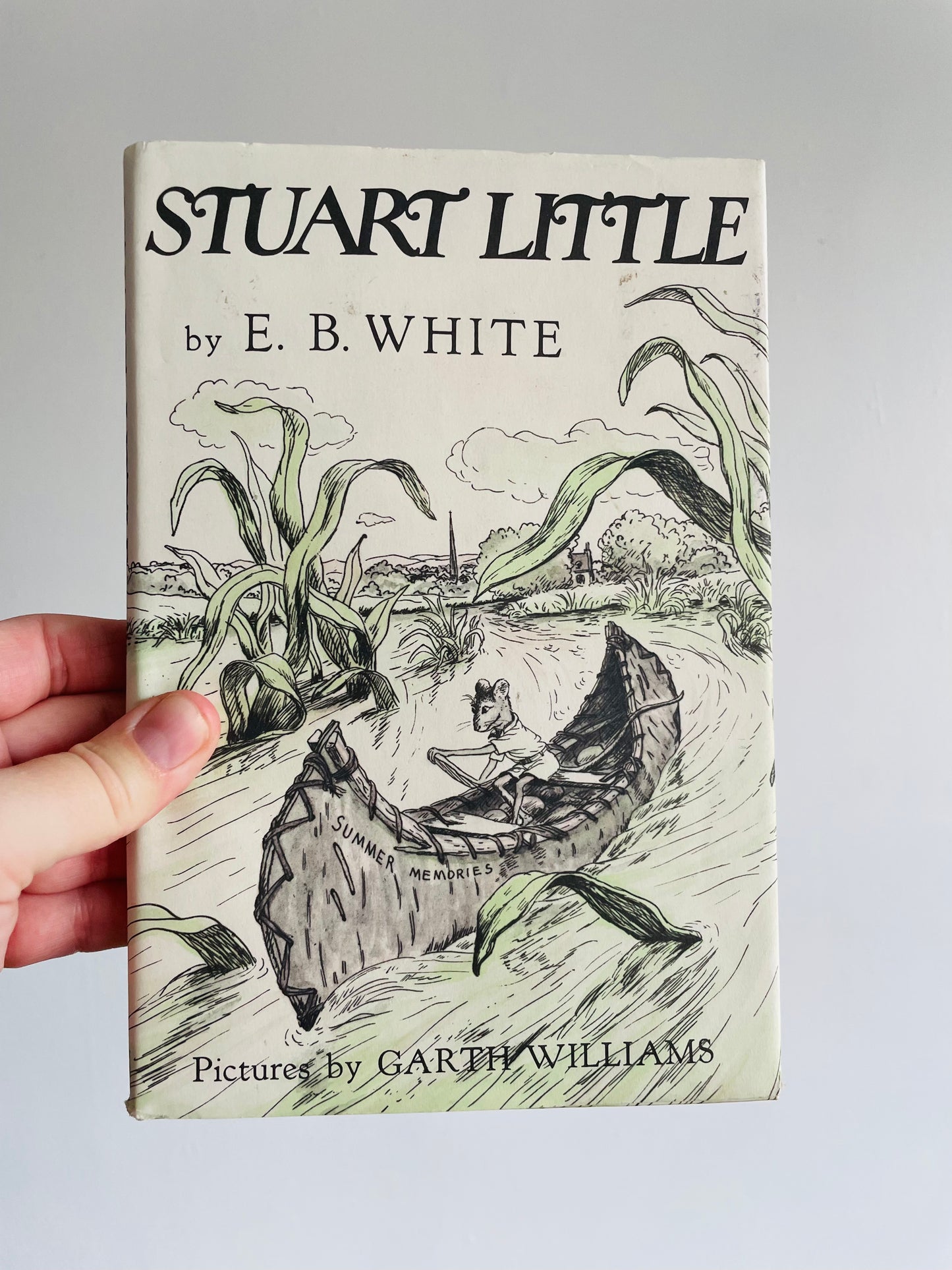 Stuart Little by E. B. White Hardcover Book with Pictures by Garth Williams (1973)
