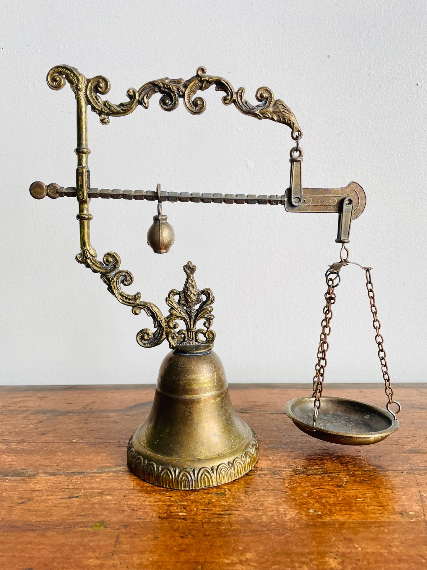 Vintage Ornate Tabletop Brass Tuscan / Roman-Style / Neo-Classical Balance Scale - Apothecary Library Shelf Decor