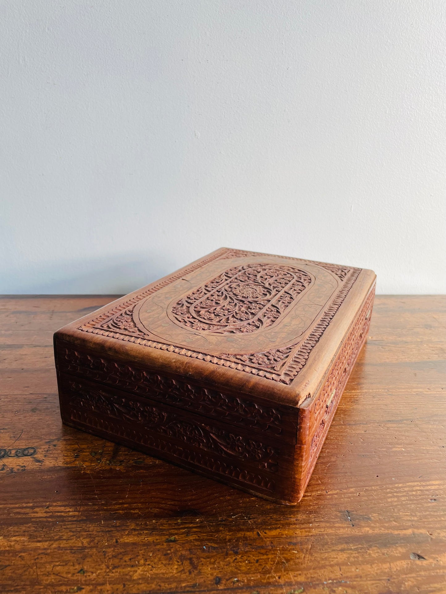 Large Indian Rosewood Jewellery Box with Hinged Lid, Velvet Lined Interior & Ornate Carved Flower with Brass Inlay Design