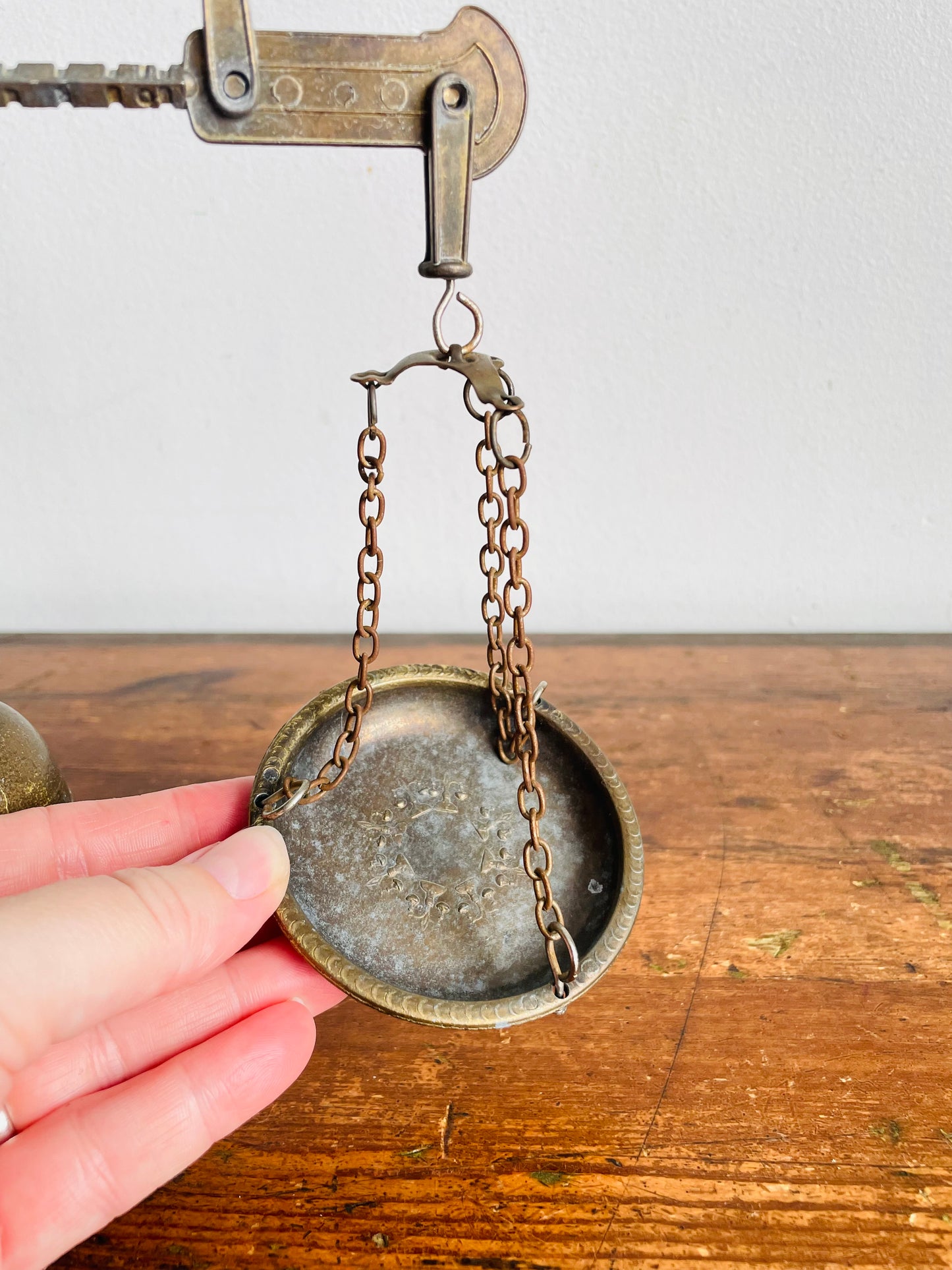 Vintage Ornate Tabletop Brass Tuscan / Roman-Style / Neo-Classical Balance Scale - Apothecary Library Shelf Decor