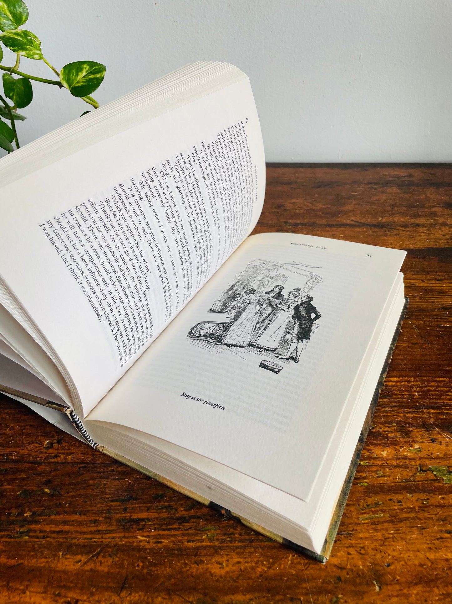 Vintage Mansfield Park Hardcover Book by Jane Austen with Illustrations by Hugh Thomson (1995)