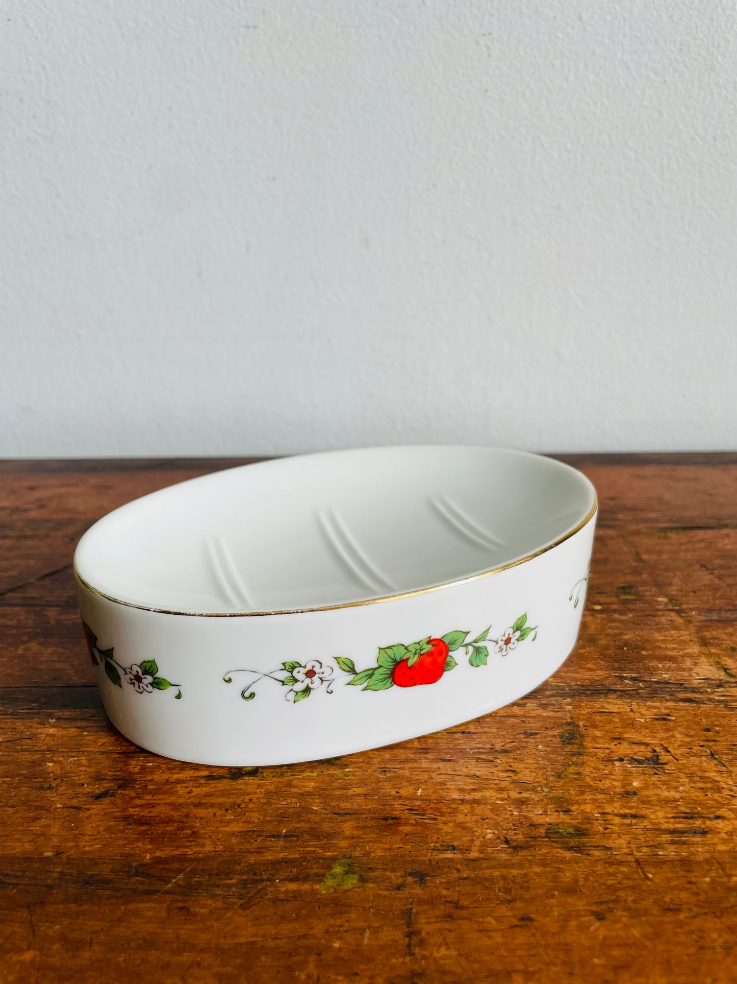 Vintage 1980s Strawberry Shortcake Fine Porcelain Soap Dish Holder - American Greetings Corp. Cleveland Ohio - Made in Japan