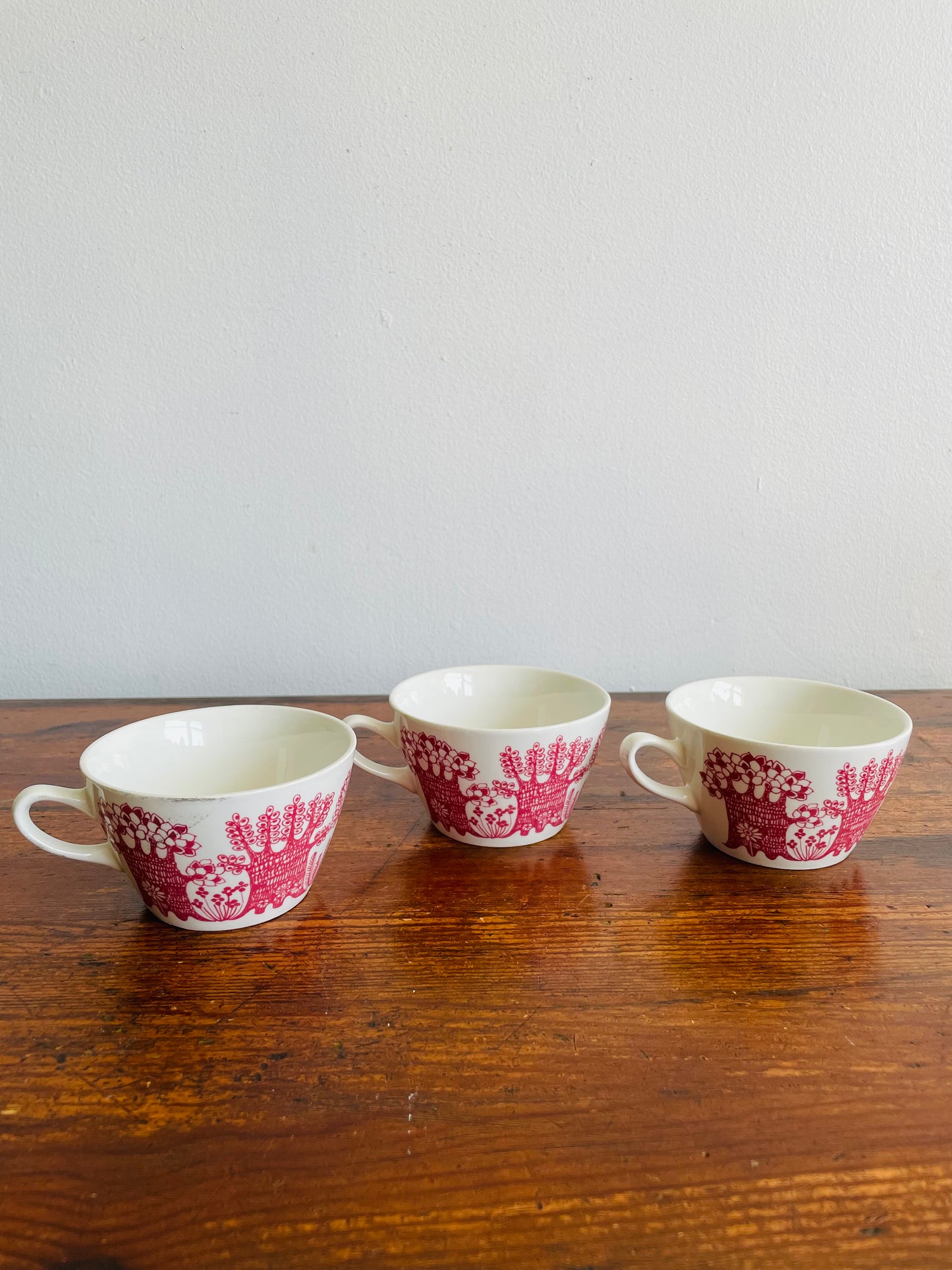Figgjo Flint Norway Turi-Design "Arden" Set of 5 Pieces - Two Square Saucer Plates & Three Tea Cups