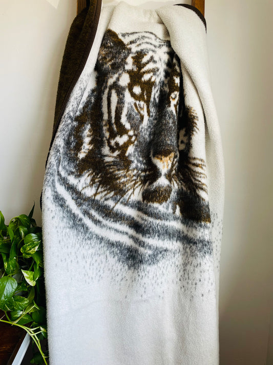 Biederlack Reversible Blanket with Tiger Face