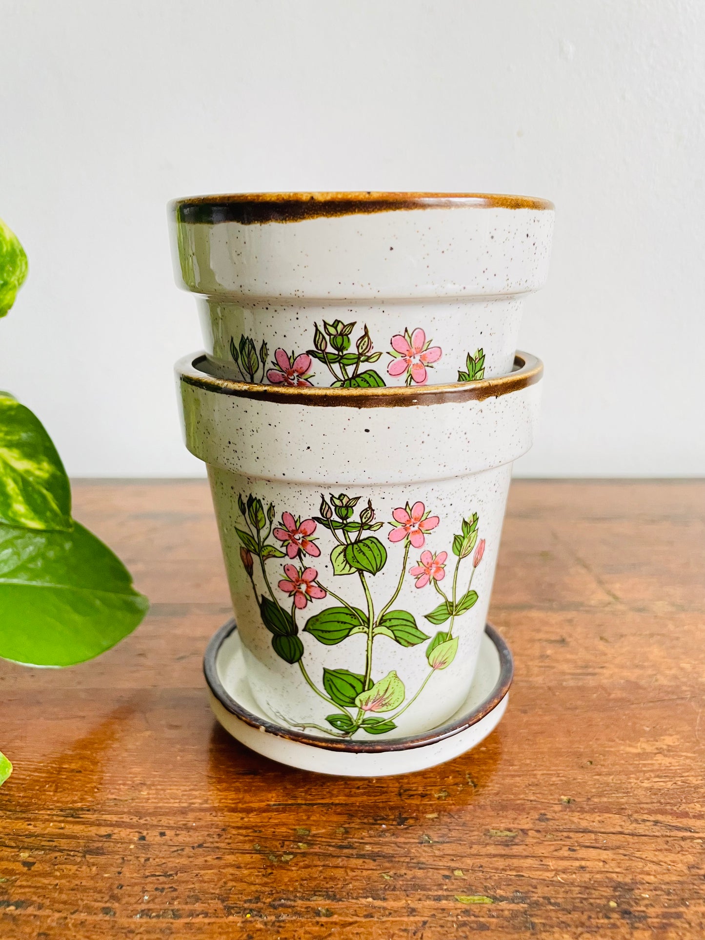 Vintage Takahashi Japan Small Speckled 3" Planter Pots with Pink Flower Design - Set of 3 Pieces - 2 Pots / 1 Pot Saucer