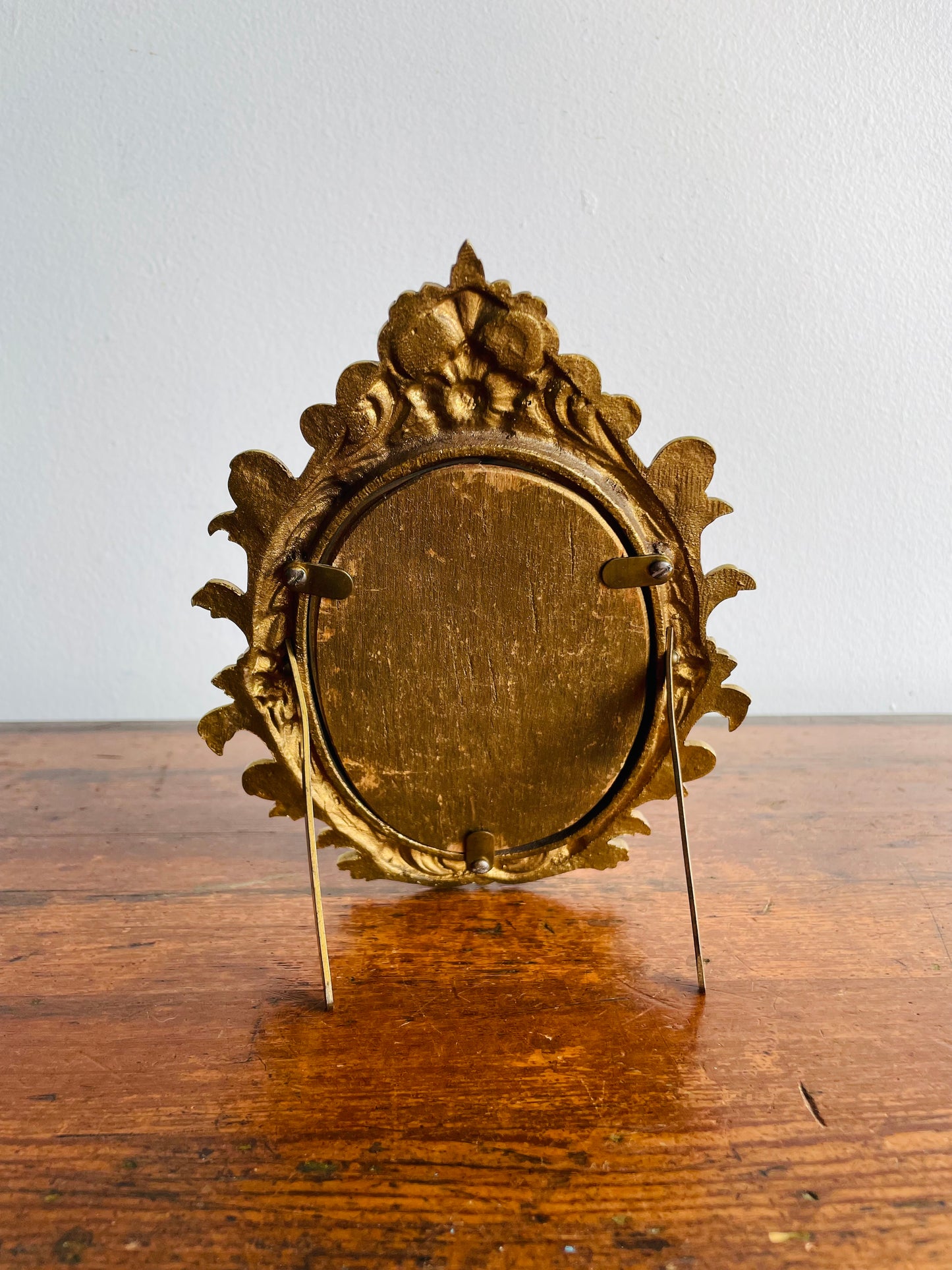 Heavy Brass Oval Picture Frame with Easel Prop Backing & Ornate Floral Filigree Design