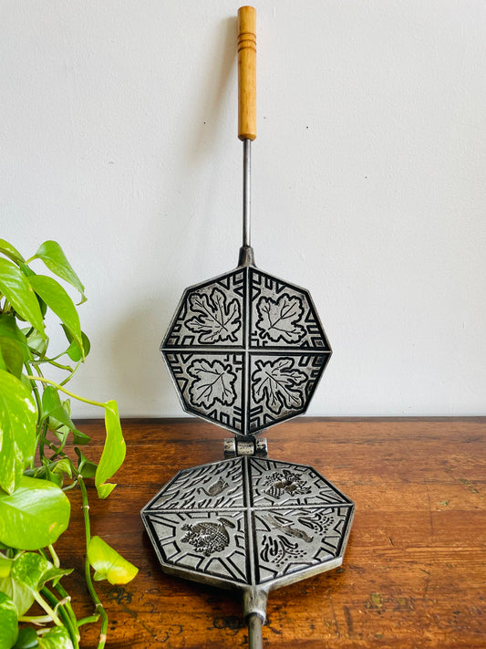 Berarducci Brothers Pizzelle Quattro 160-WB Cookie Waffle Iron with Leaf, Flower & Bird Shapes - McKeesport, Pennsylvania