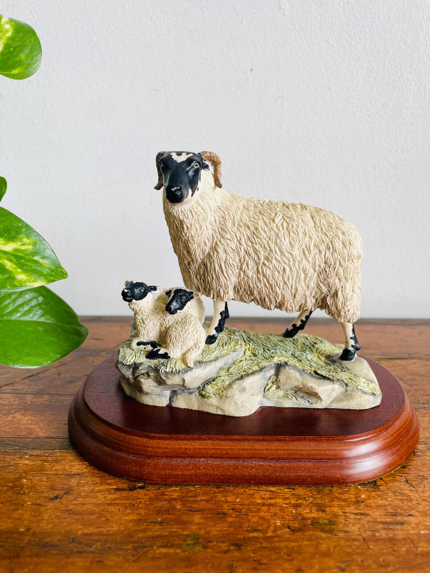 Vintage 1996 Border Fine Arts B124 Blackface Ewe & Lambs Sheep Figurine Statue on Wood Base - Handmade in Scotland