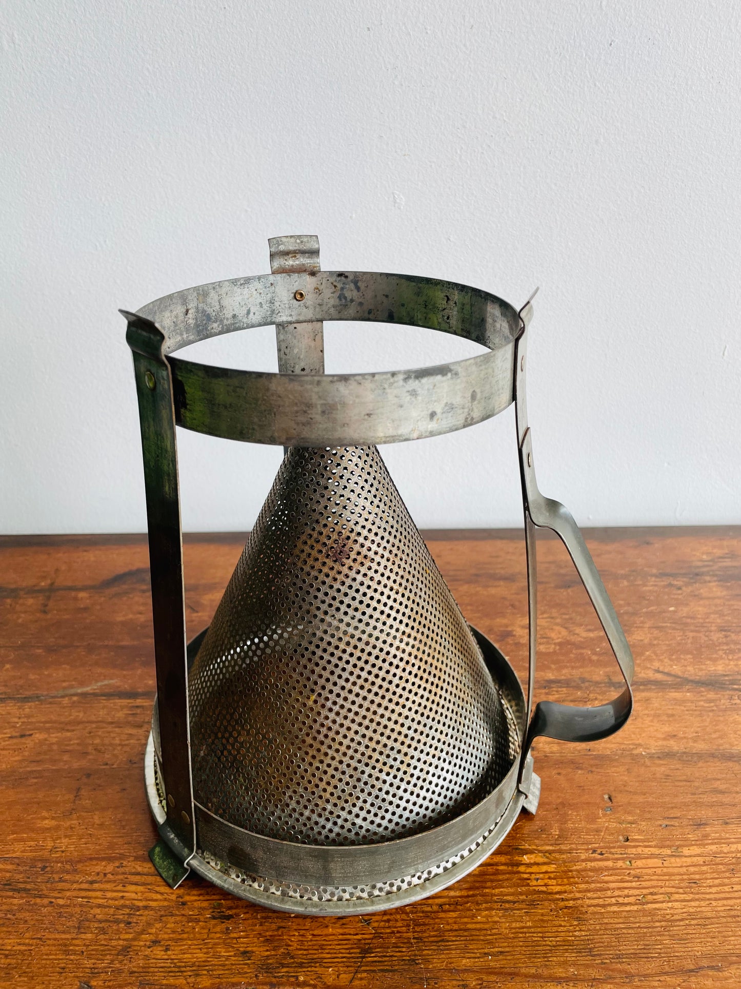 Steel Cone Sieve Colander Strainer with Wood Pestle