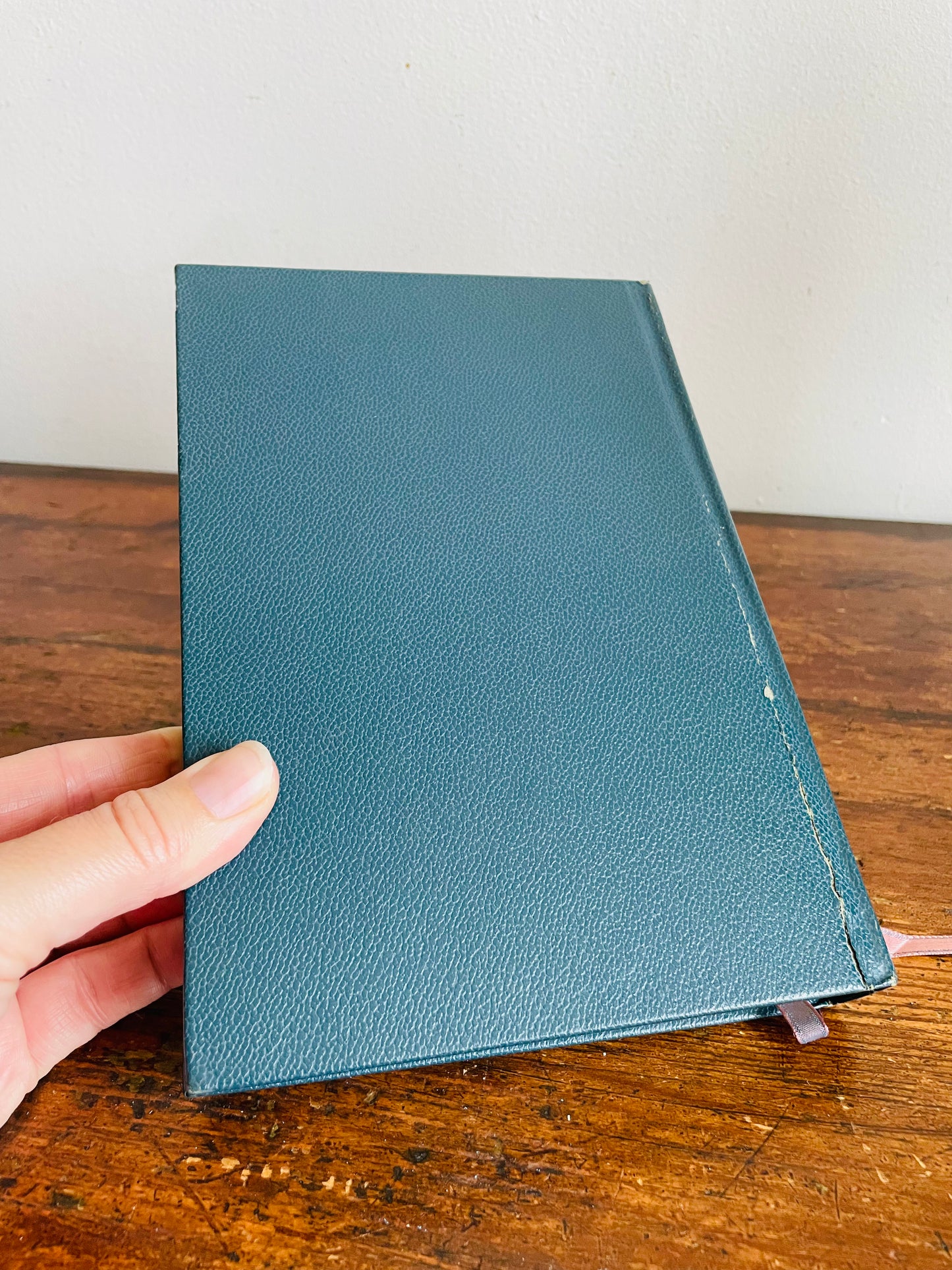 Vintage Wuthering Heights Embossed Hardcover Book by Emily Brontë - International Collectors Library - Mercier Binding