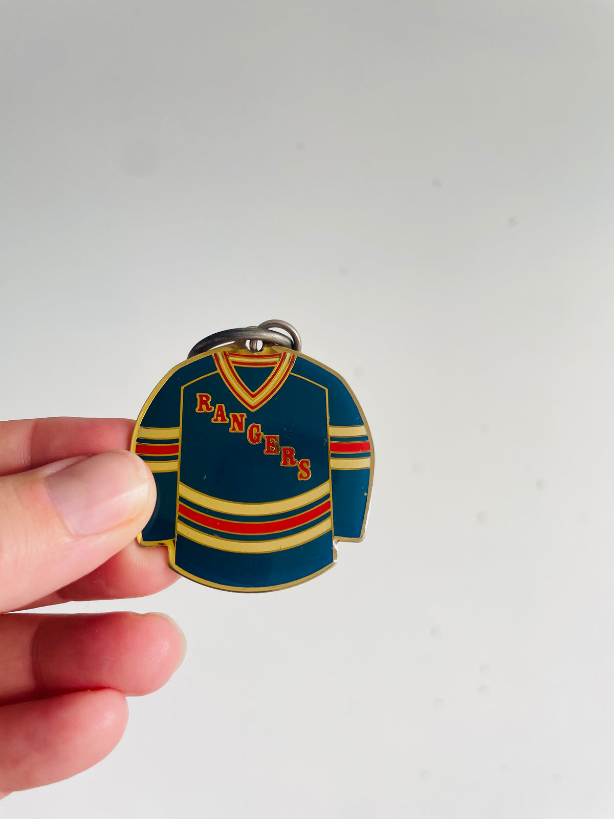 Vintage 1989 New York Rangers NHL Hockey Team Jersey Metal Keychain - Made in Taiwan