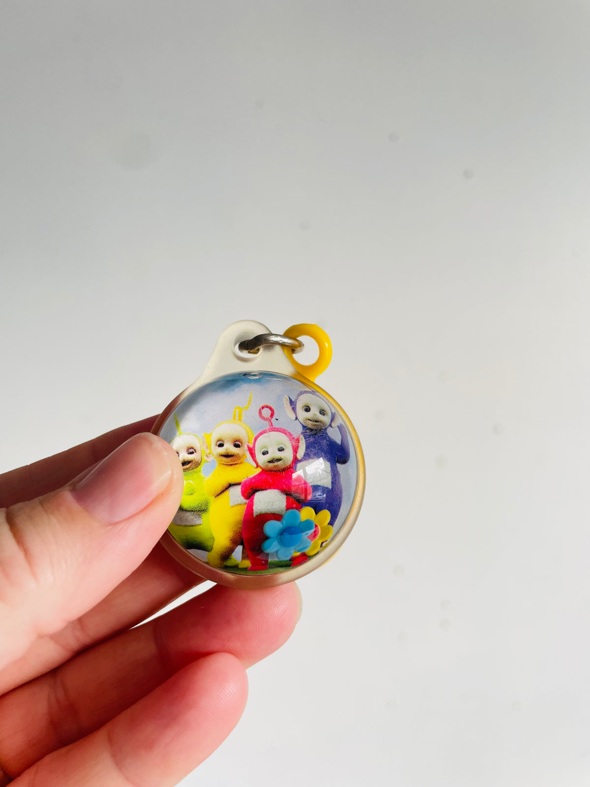 Vintage 2000 Teletubbies Bubble Keychain - Filled With Water & Floating Flowers