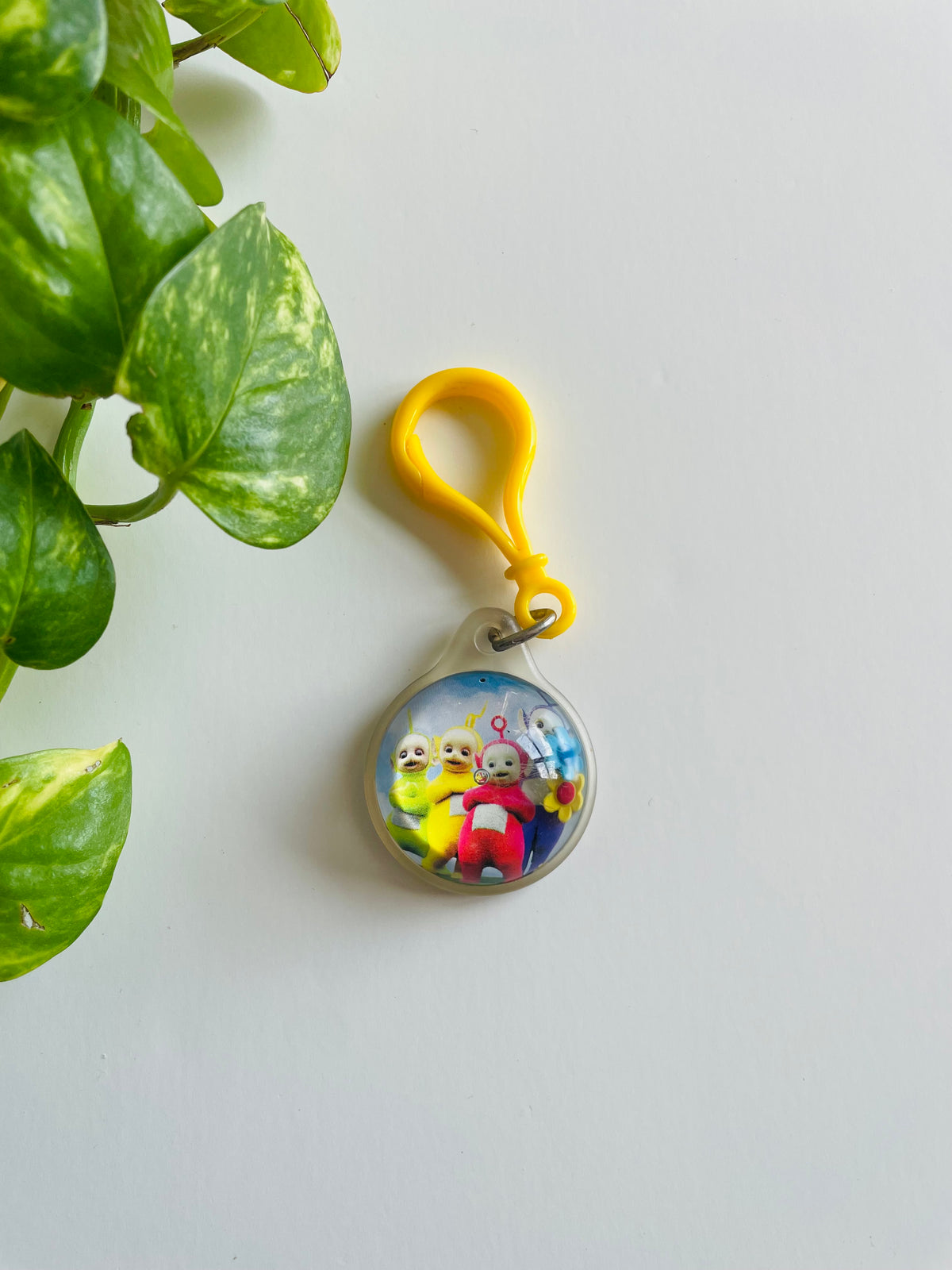 Vintage 2000 Teletubbies Bubble Keychain - Filled With Water & Floating Flowers