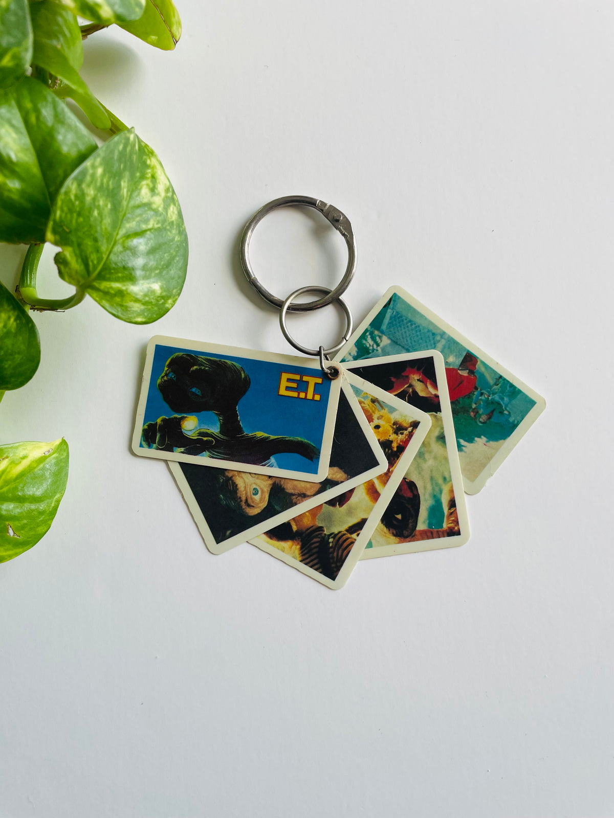 Vintage 1982 E.T. The Extra-Terrestrial Movie Plastic Card Slide Keychain