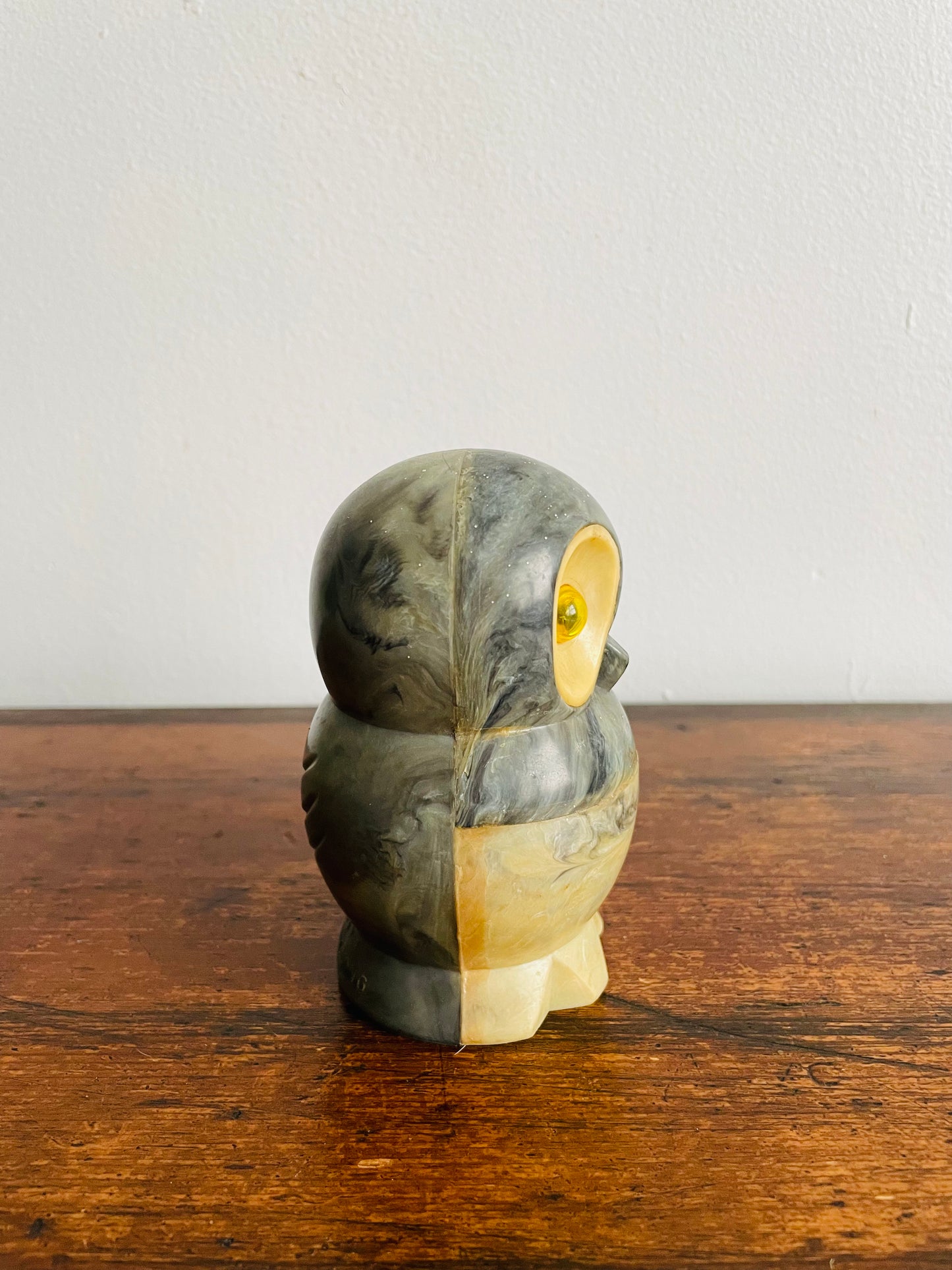 JSNY 1974 Marbled Plastic Owl Figurine Paperweight - Made in Hong Kong