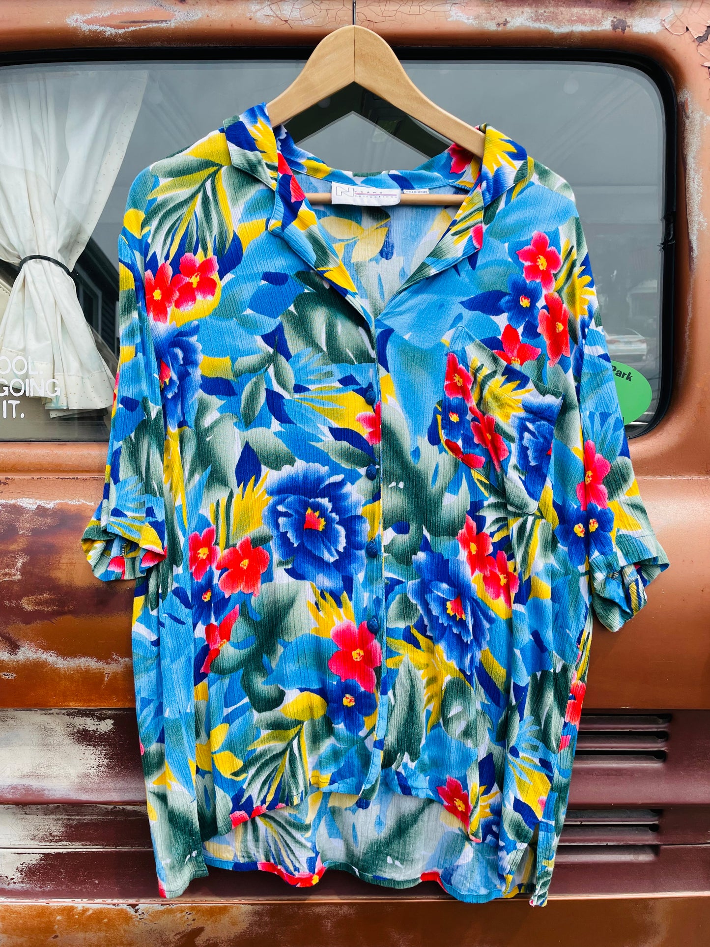 Vintage Nygard Collection Button Up T-Shirt in Vibrant Tropical Print