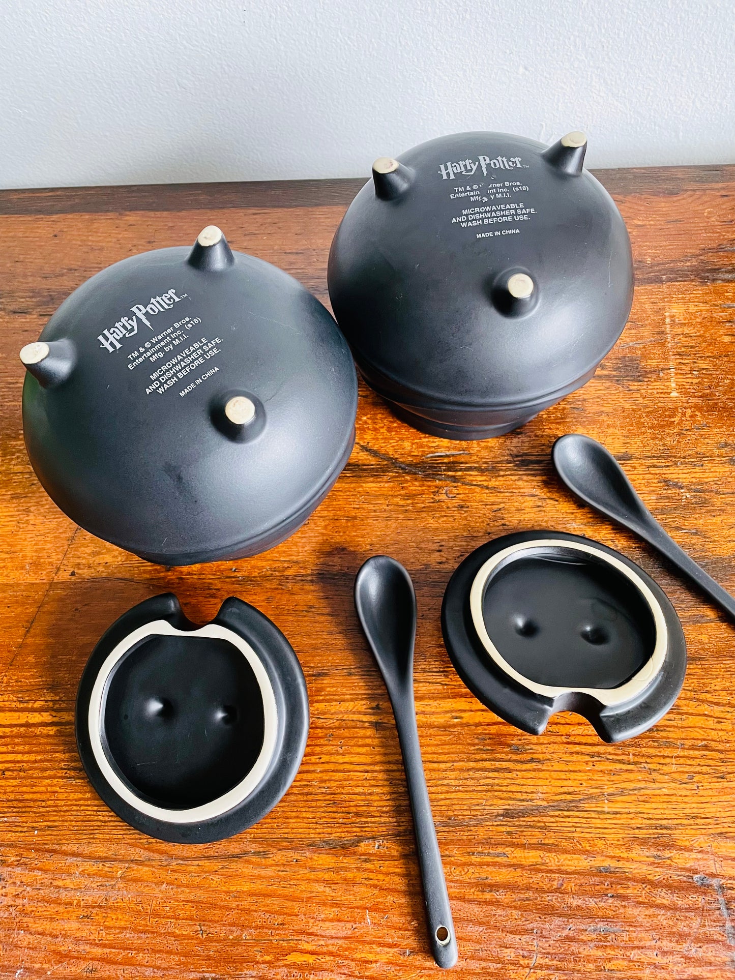 Harry Potter Soup Bowls - Black Cauldrons with Lids & Spoons