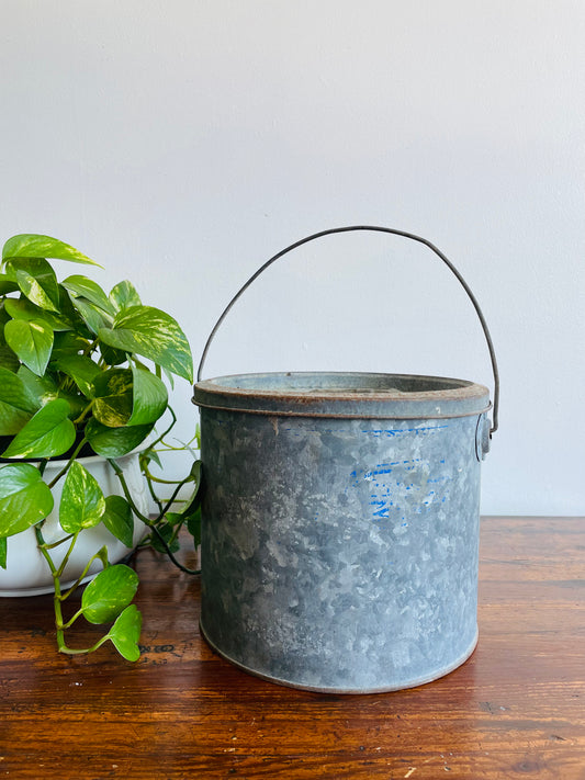 Rustic Farmhouse Metal Minnow Bucket - Perfect for Cottage or Cabin!