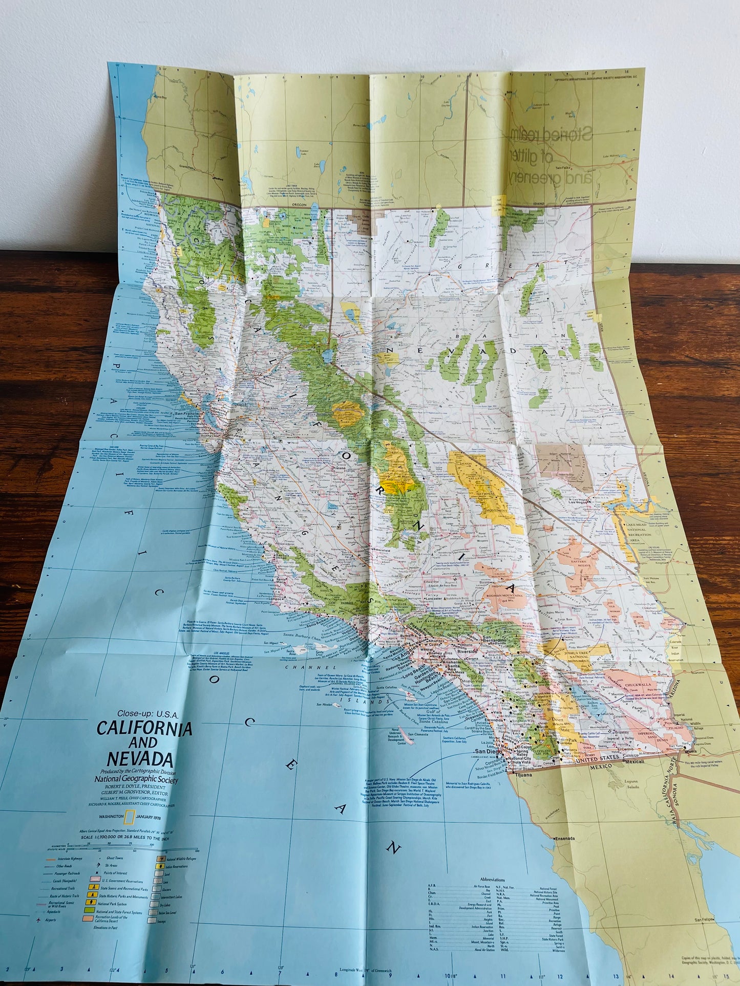 1978 National Geographic Close-Up USA Map - California & Nevada