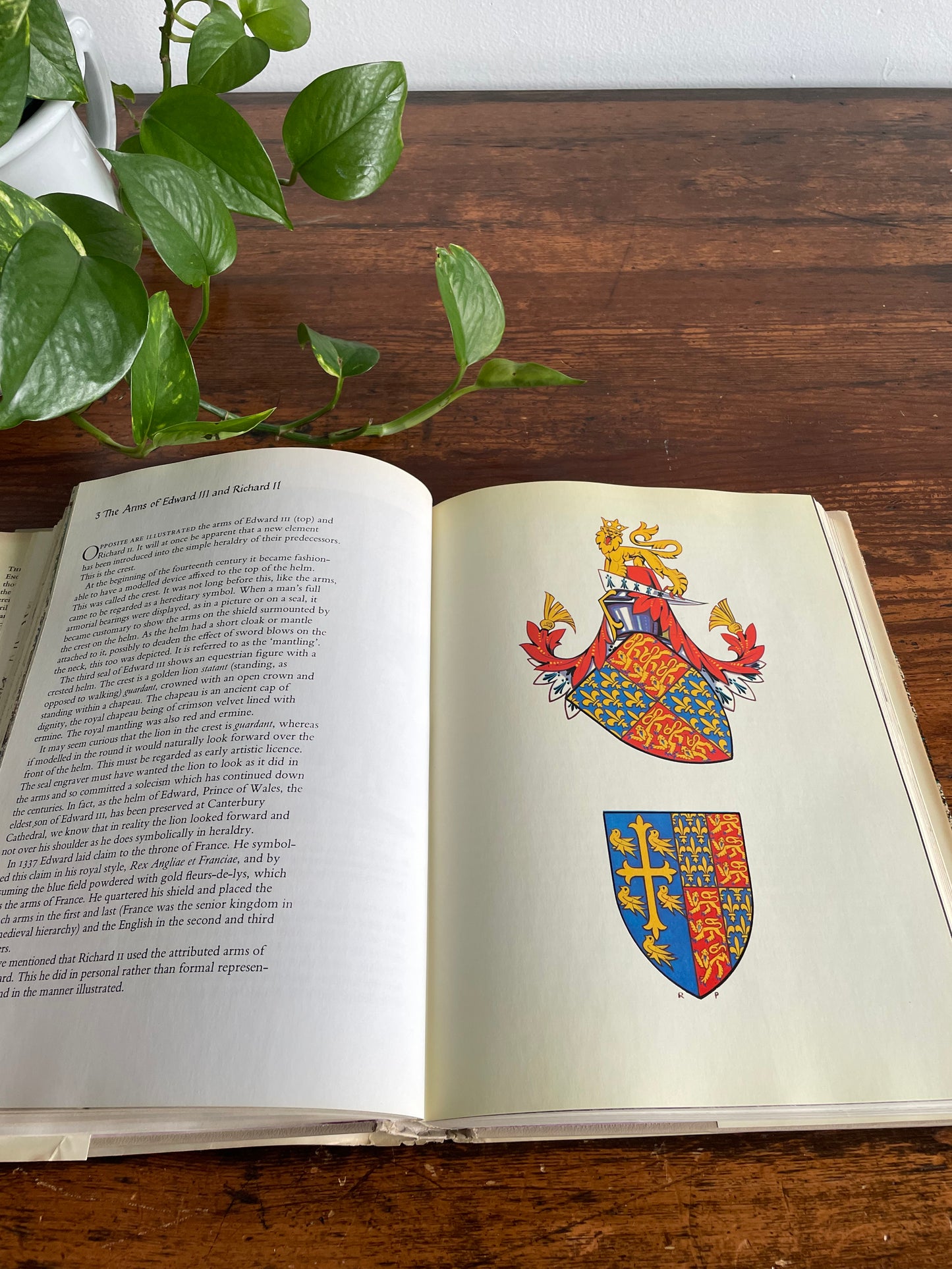 The Lives of The Kings & Queens of England Hardcover Book with Images (1975)